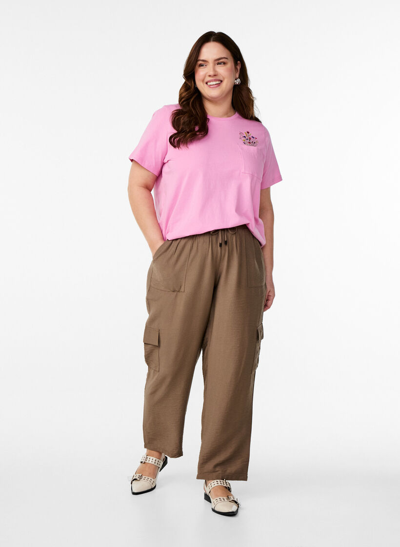 T-shirt with chest pocket, Pink, Model image number 1