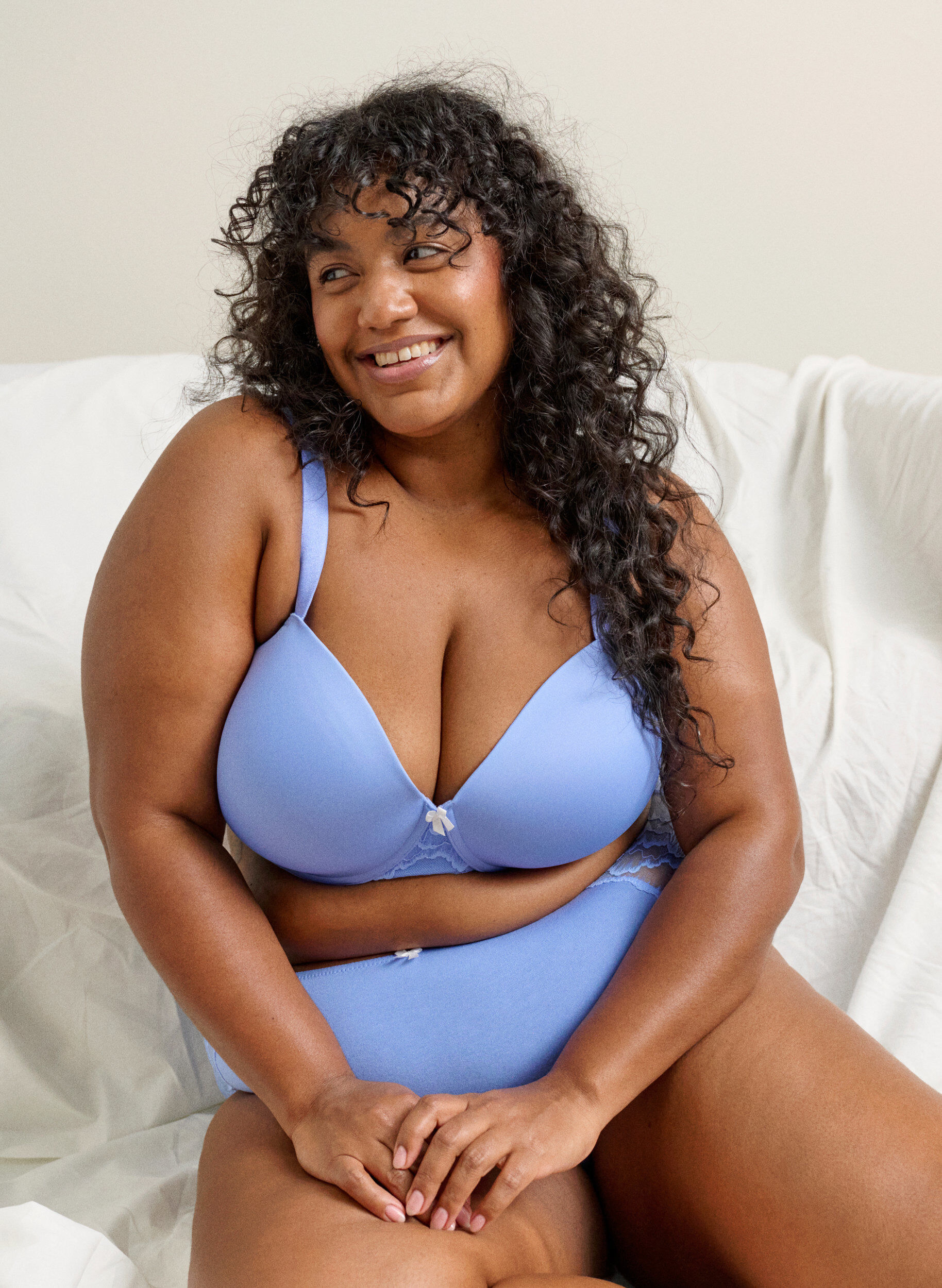 Zizzifashion Moulded microfibre bra with lace detail and bow, Blue, Image image number 0