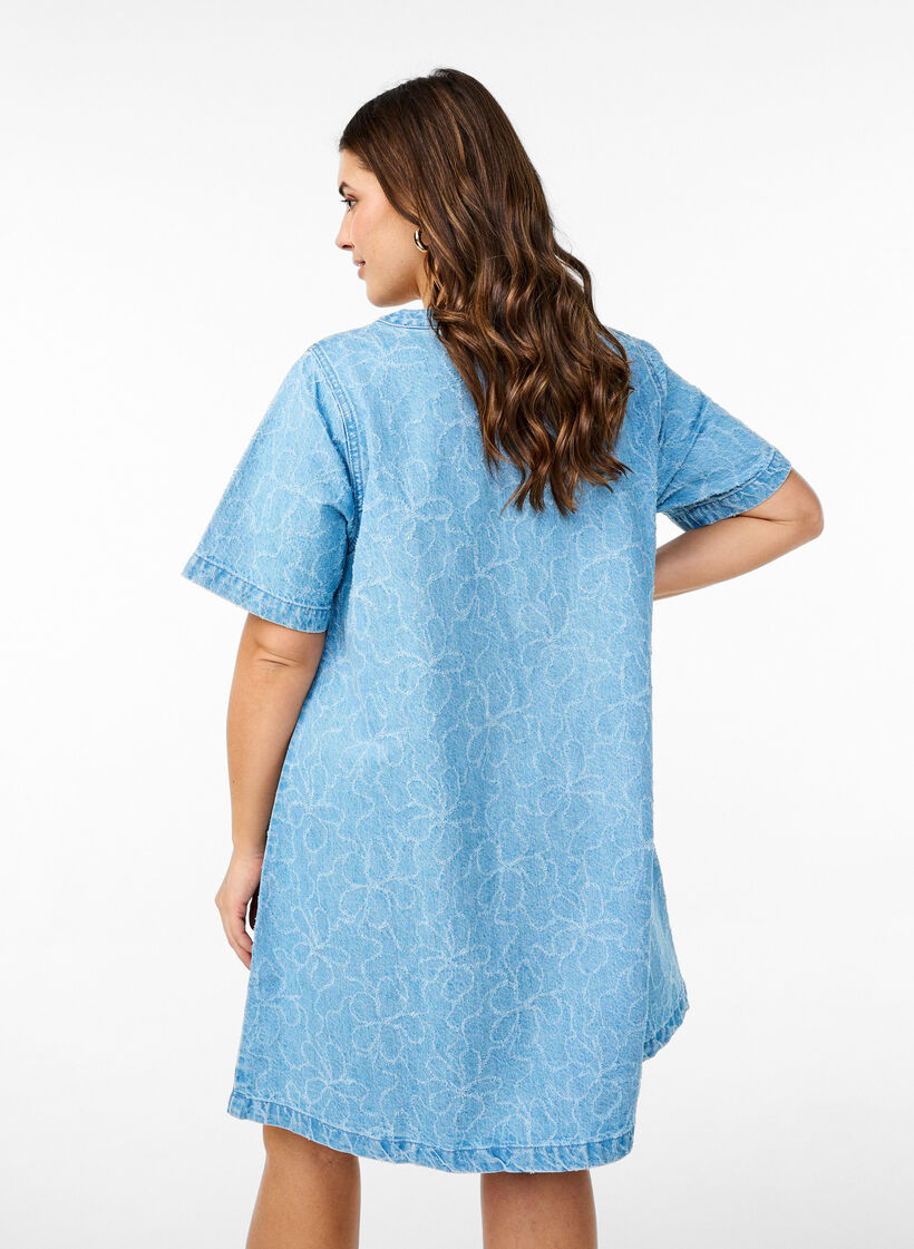Short denim dress with an A-line cut and floral pattern, Light Blue, Model image number 2