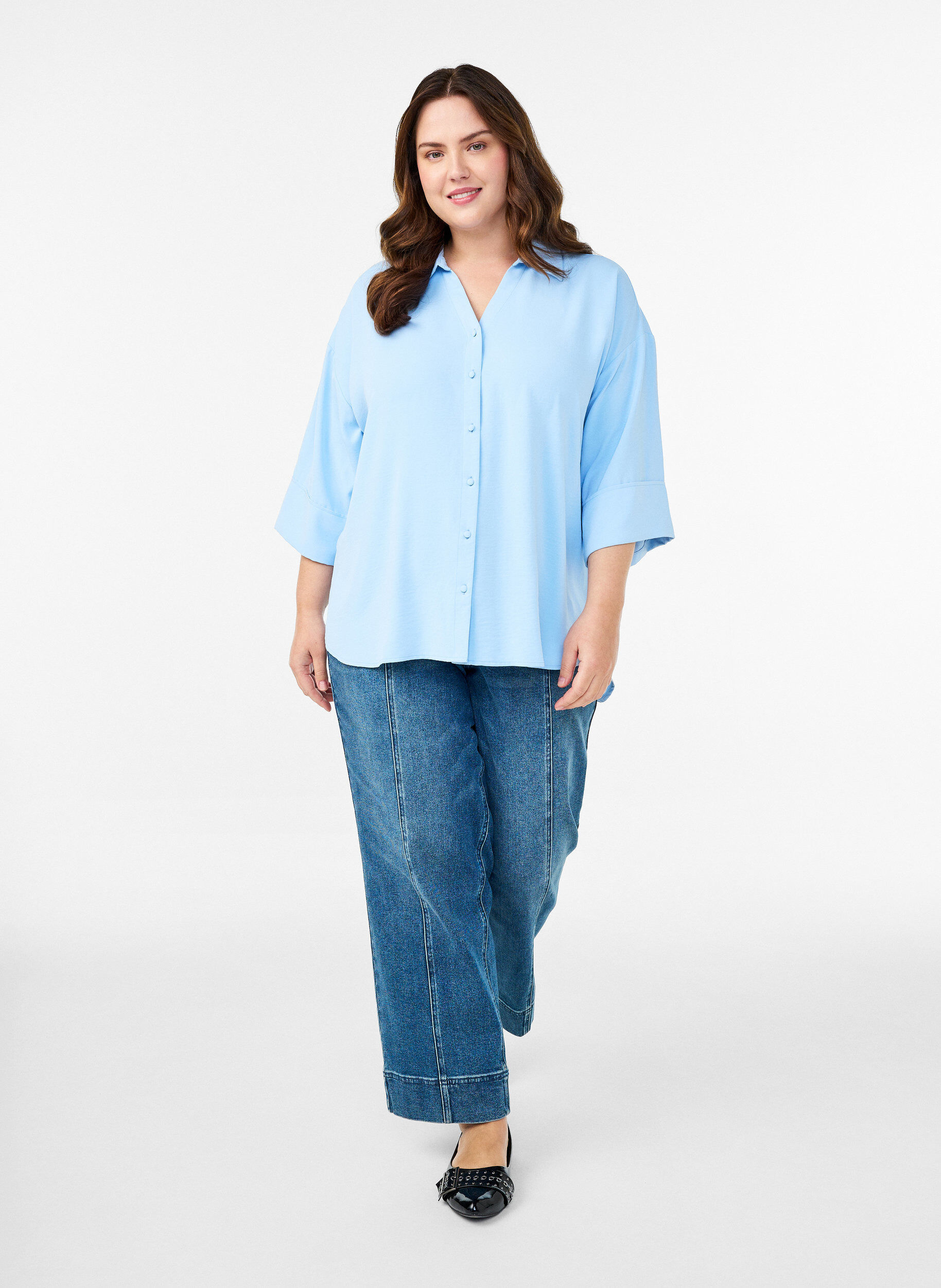 Zizzifashion Loose shirt with a v-neck and 3/4 sleeves, Light Blue, Model image number 1