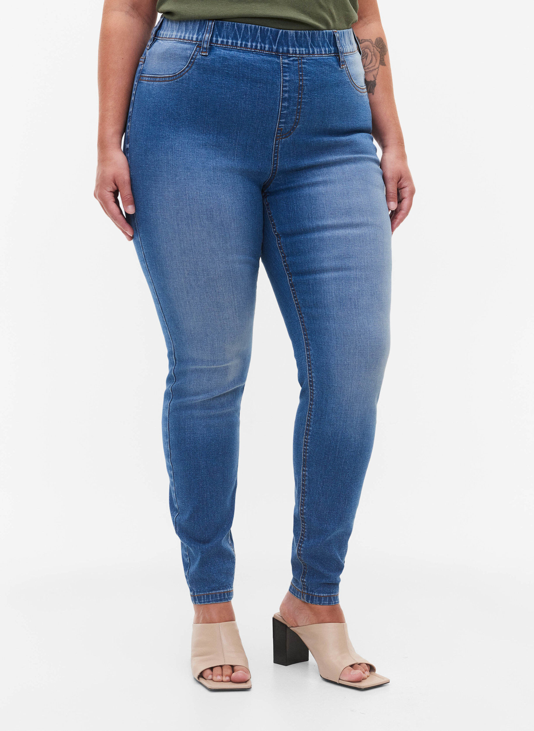 Zizzifashion Jeggings with back pockets, Blue denim, Model image number 2