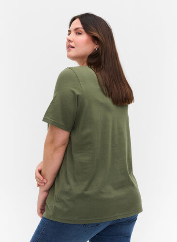 Organic cotton T-shirt with V-neckline, Thyme, Model image number 1