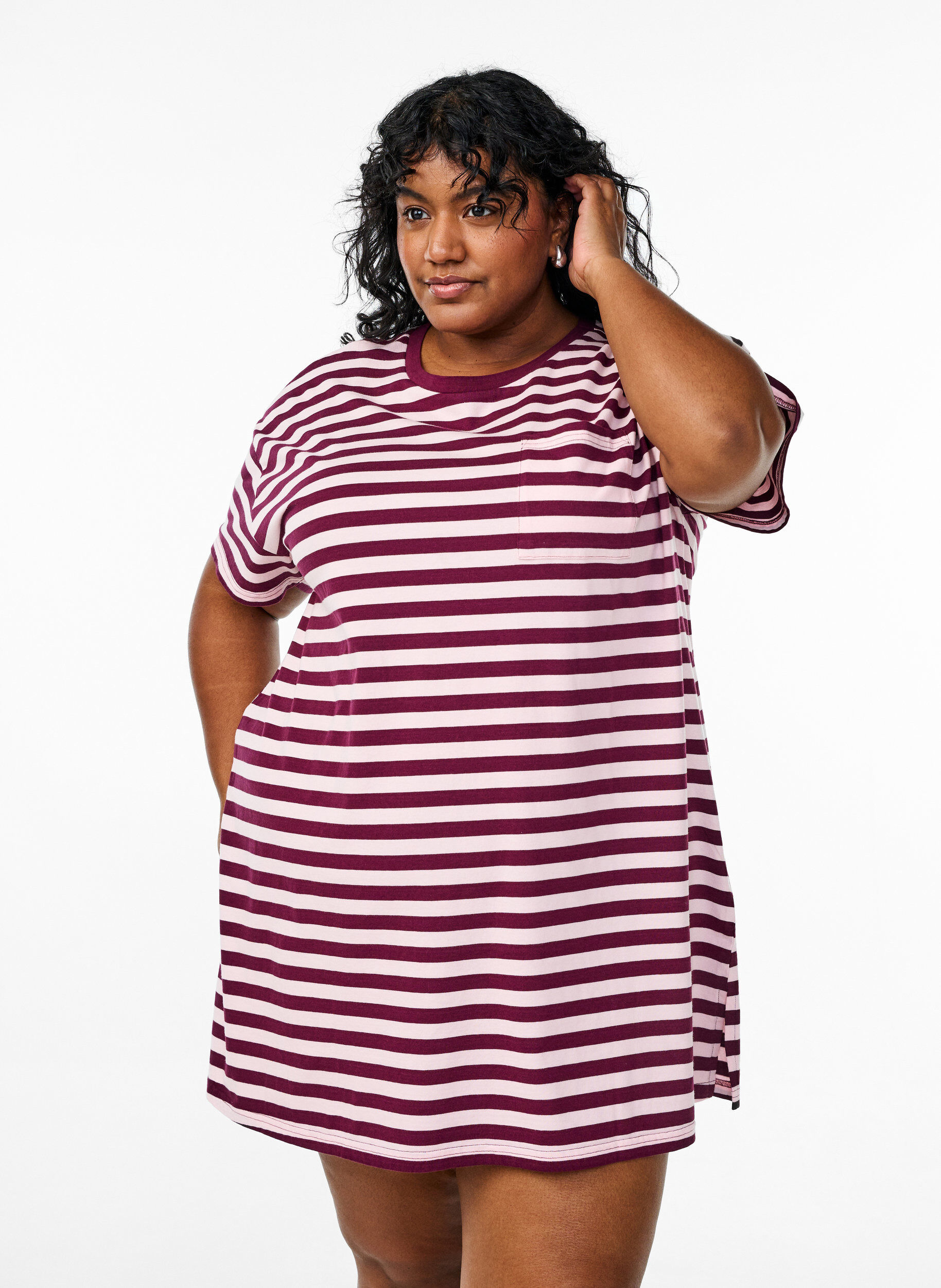 Zizzifashion Long night t-shirt in organic cotton with stripes, Red, Model image number 0