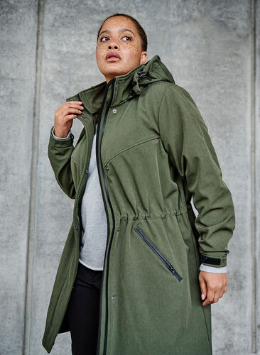 Long, hooded softshell jacket, Ivy green, Image image number 0