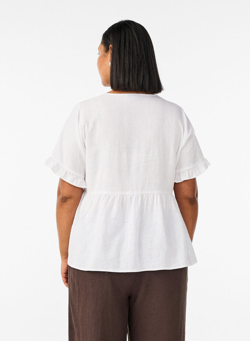 Blouse in linen and viscose with a V-neck and button fastening, White, Model image number 2