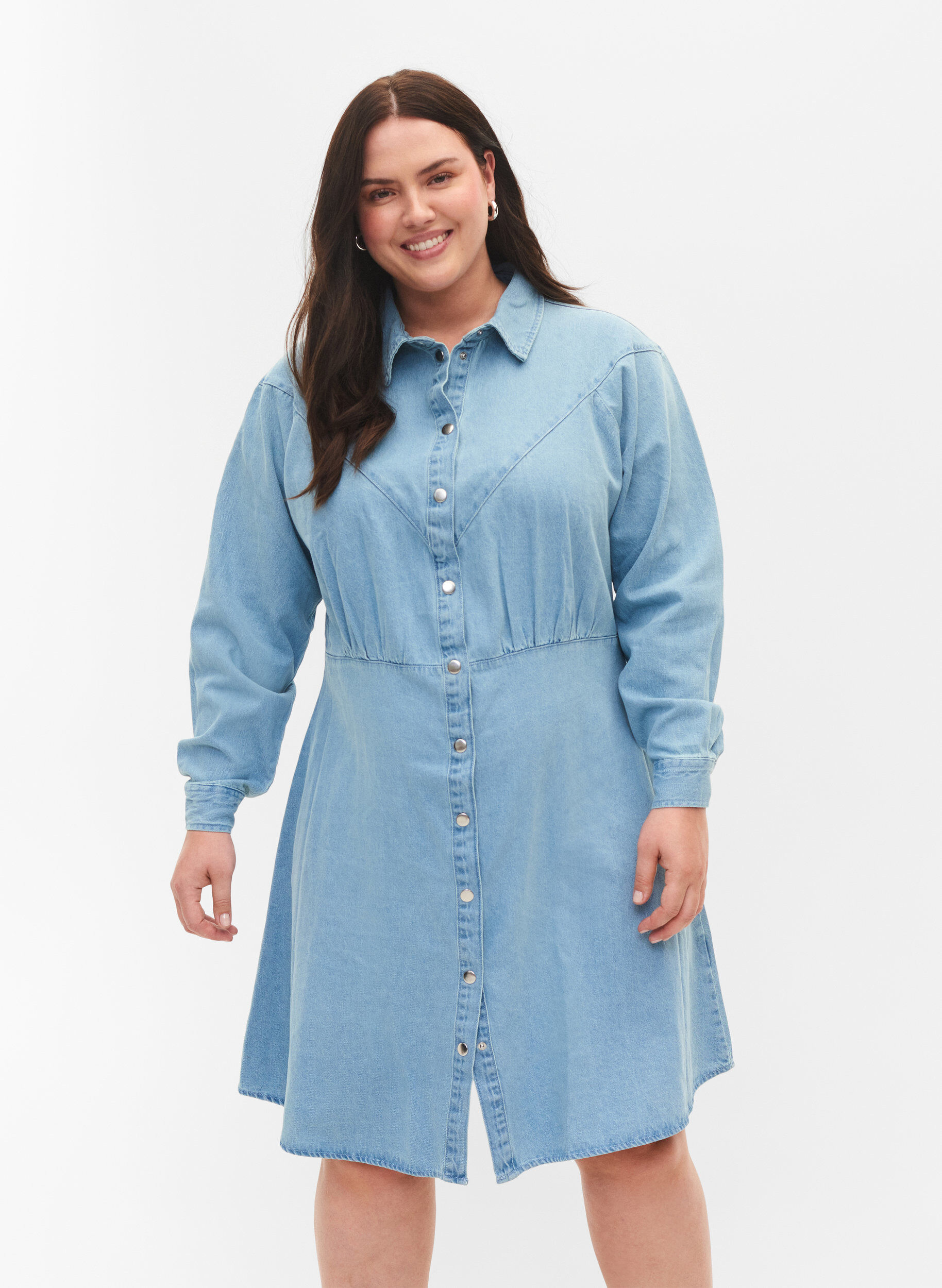 Zizzifashion Denim dress with buttons and long sleeves, Light blue denim, Model image number 0