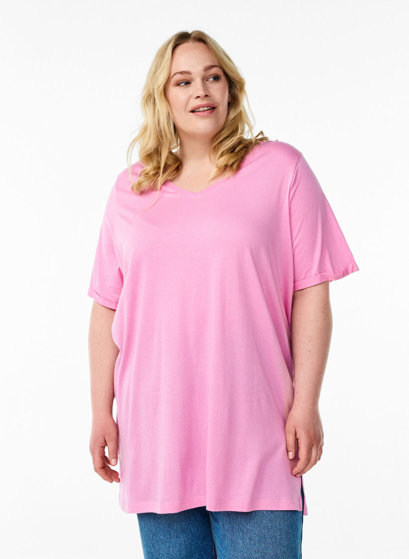 Single colour oversized t-shirt with v-neck, Pink, Model image number 0