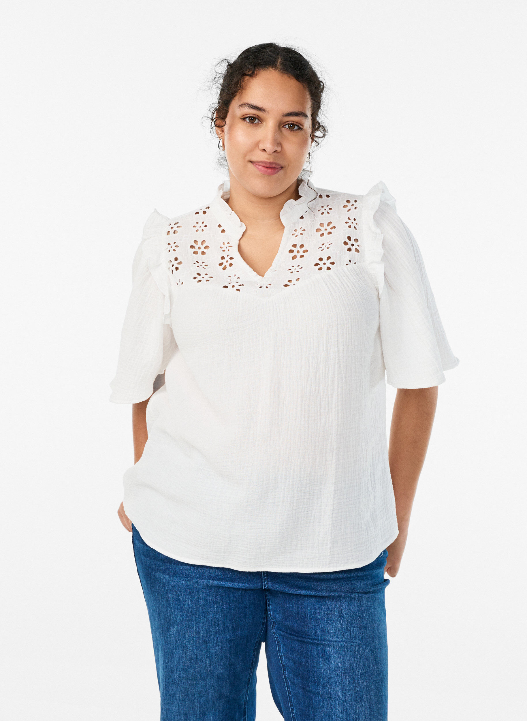 Blouse in cotton muslin with broderie anglaise and 1/2 sleeves, White, Model