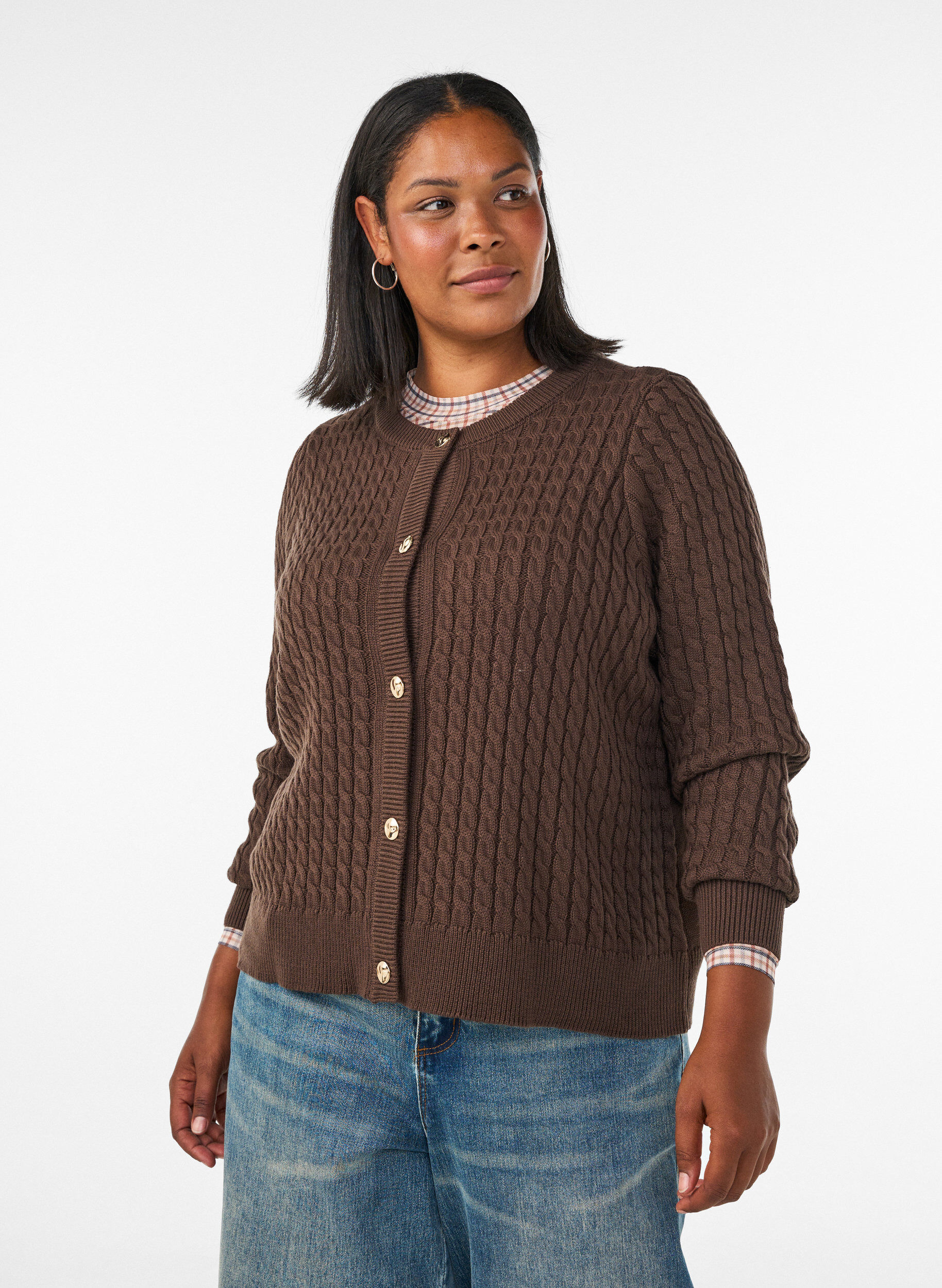Cable-knit cardigan with golden buttons, Brown, Model