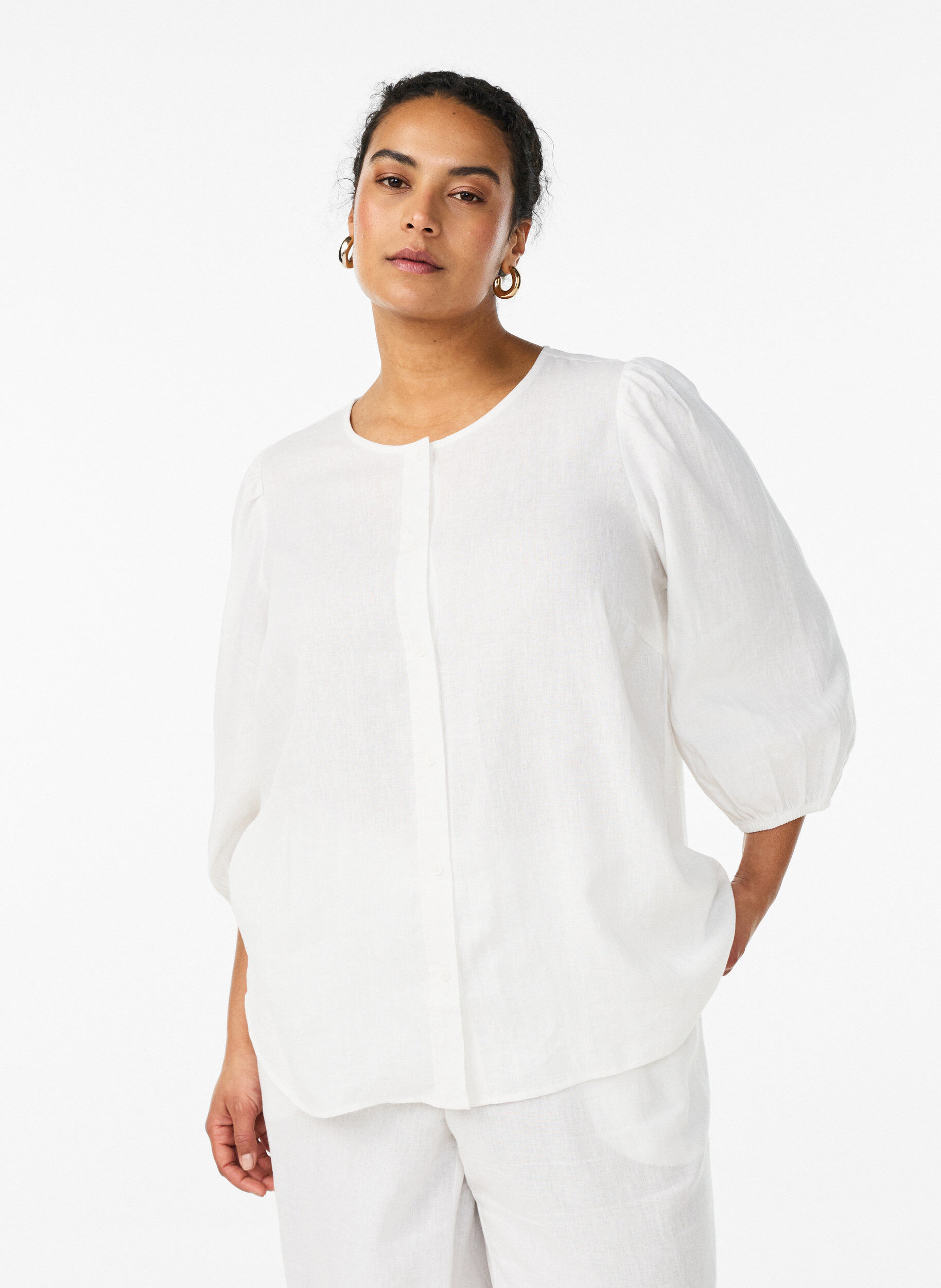 Shirt blouse in linen and viscose with 3/4-sleeves, White, Model