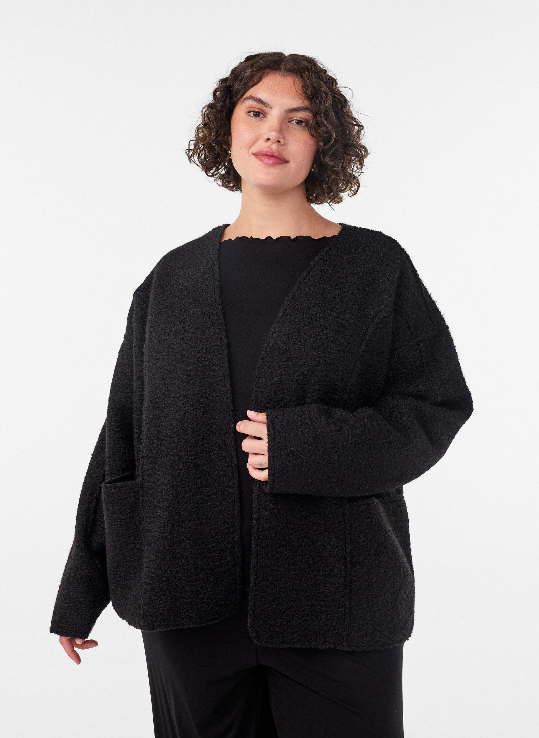 Loose cardigan with pockets, Black, Model