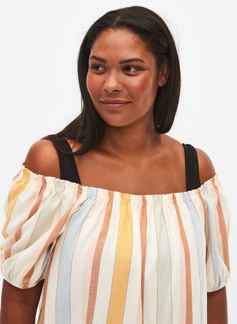 Off-shoulder beach tunic, Striped Jaquard, Model image number 2