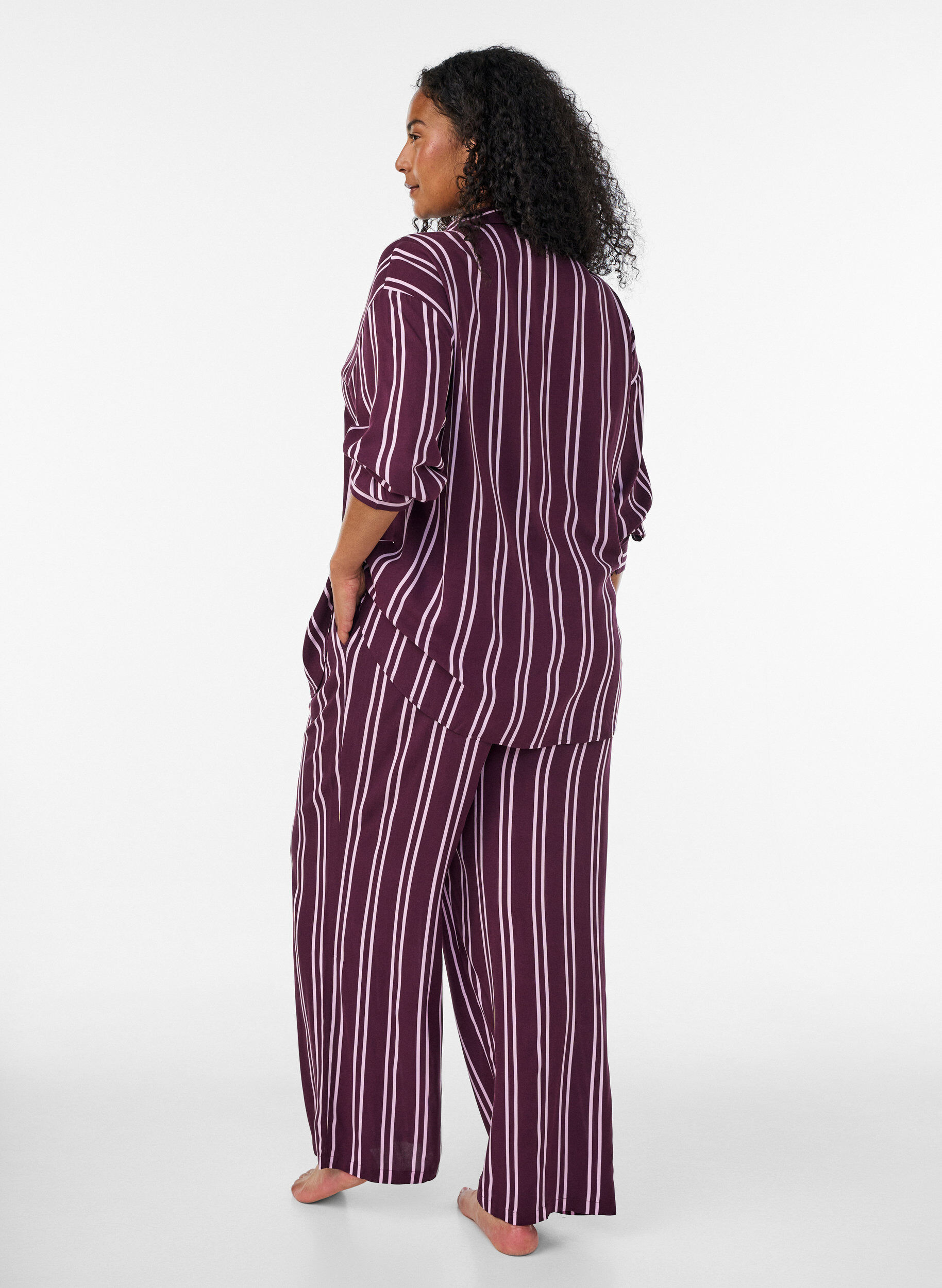 ZizzifashionLoose pyjama bottoms with stripes, Dark Bordeaux, Model image number 2