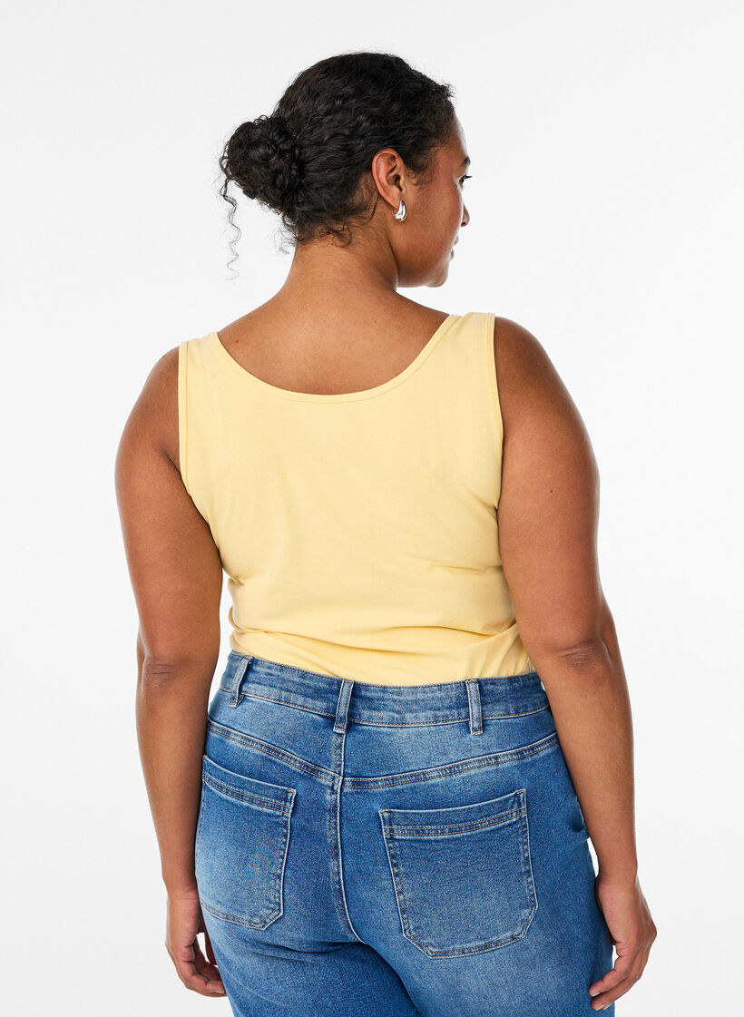 Solid color basic top in cotton, Yellow, Model image number 2