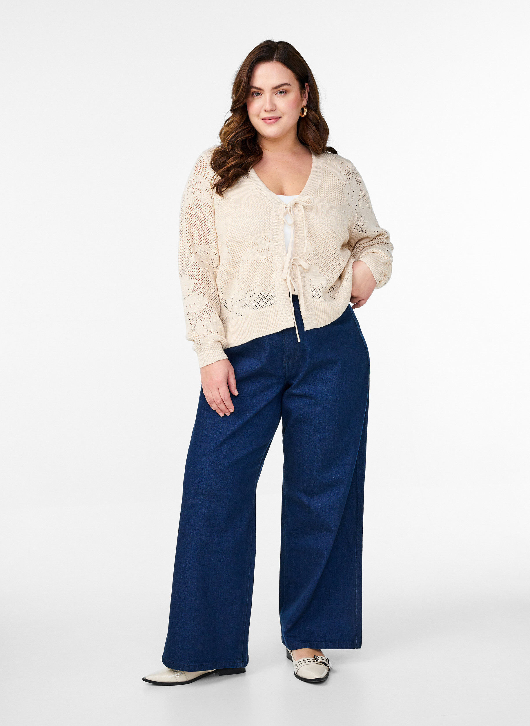 Zizzifashion Knitted cardigan with openwork pattern and tie strings, Birch, Model image number 3