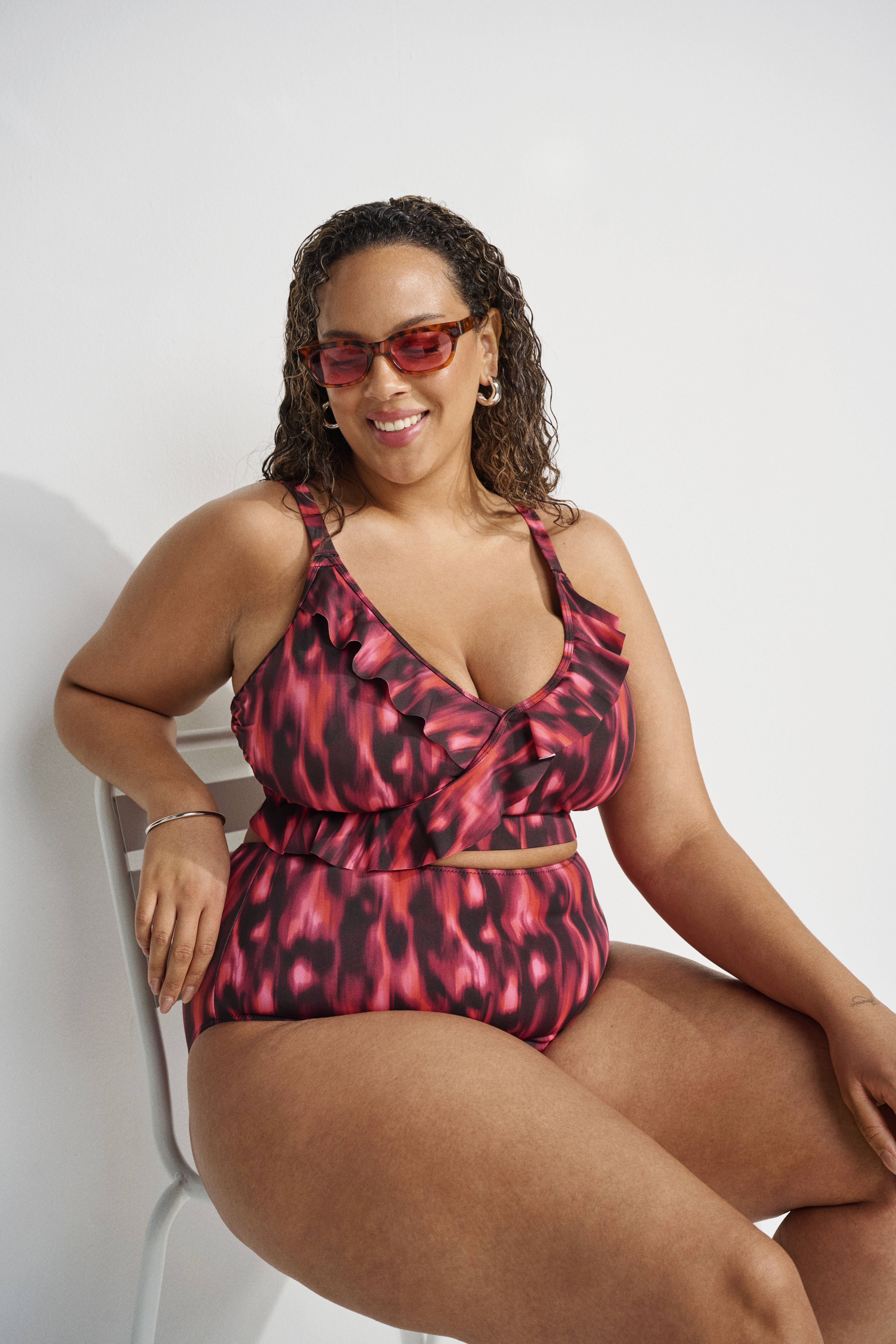 Ruffled bikini, , Model