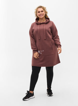Sweater dress with a hood and pocket, Marron, Model image number 2