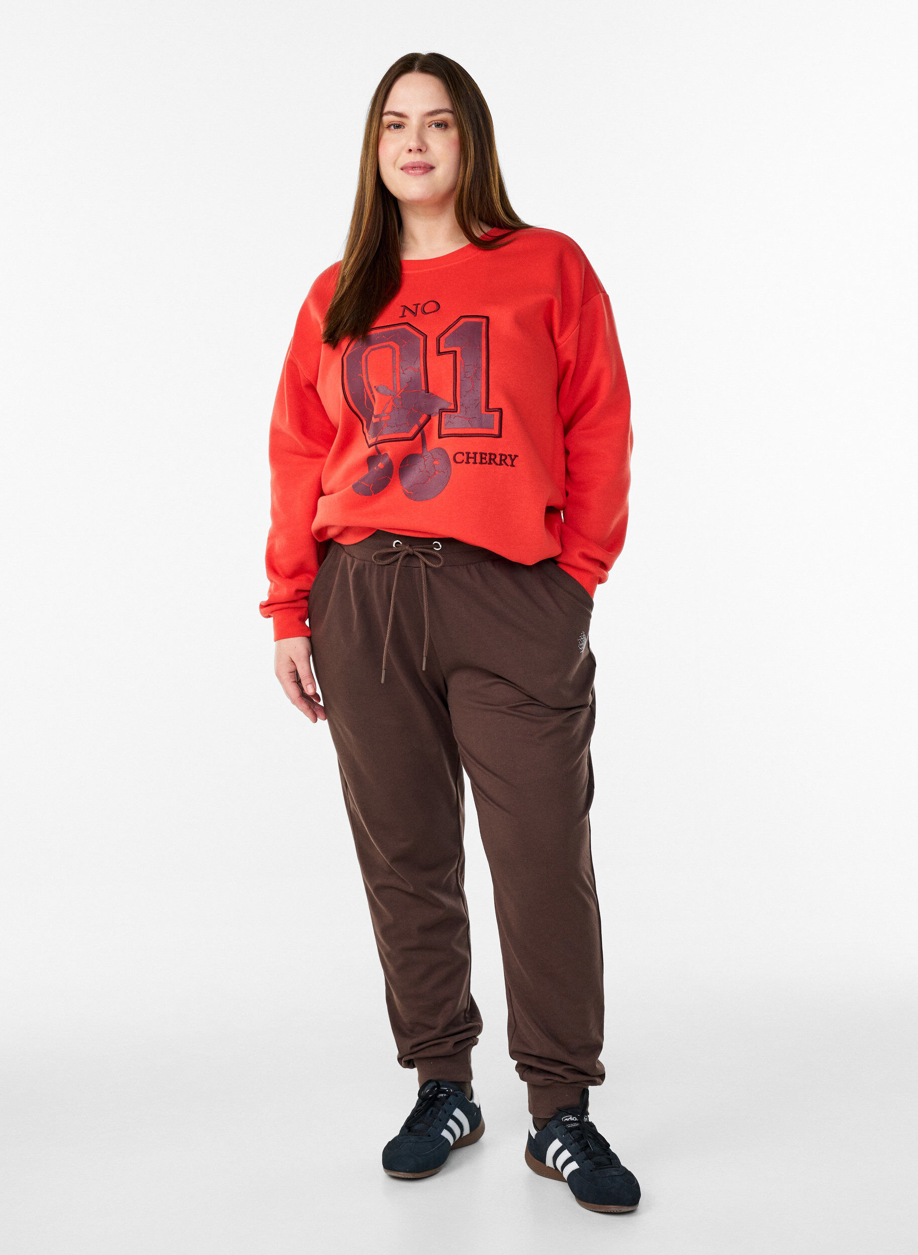 Sweatshirt with front motif, Red, Model