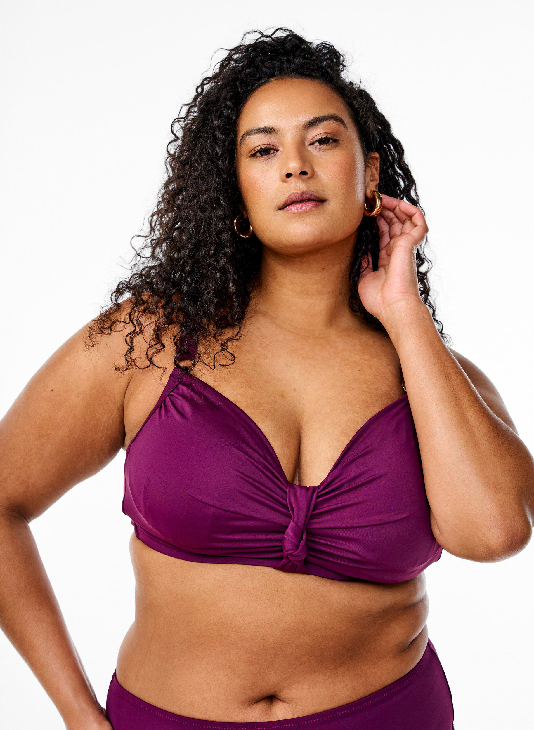 Bikini top with underwire and knot detail, Purple, Model