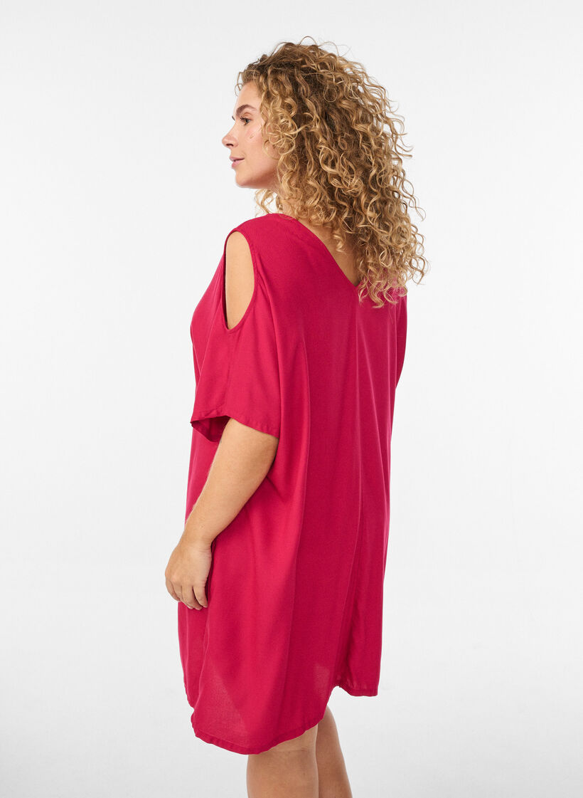Beach dress in viscose with shoulder detail, Pink, Model image number 2