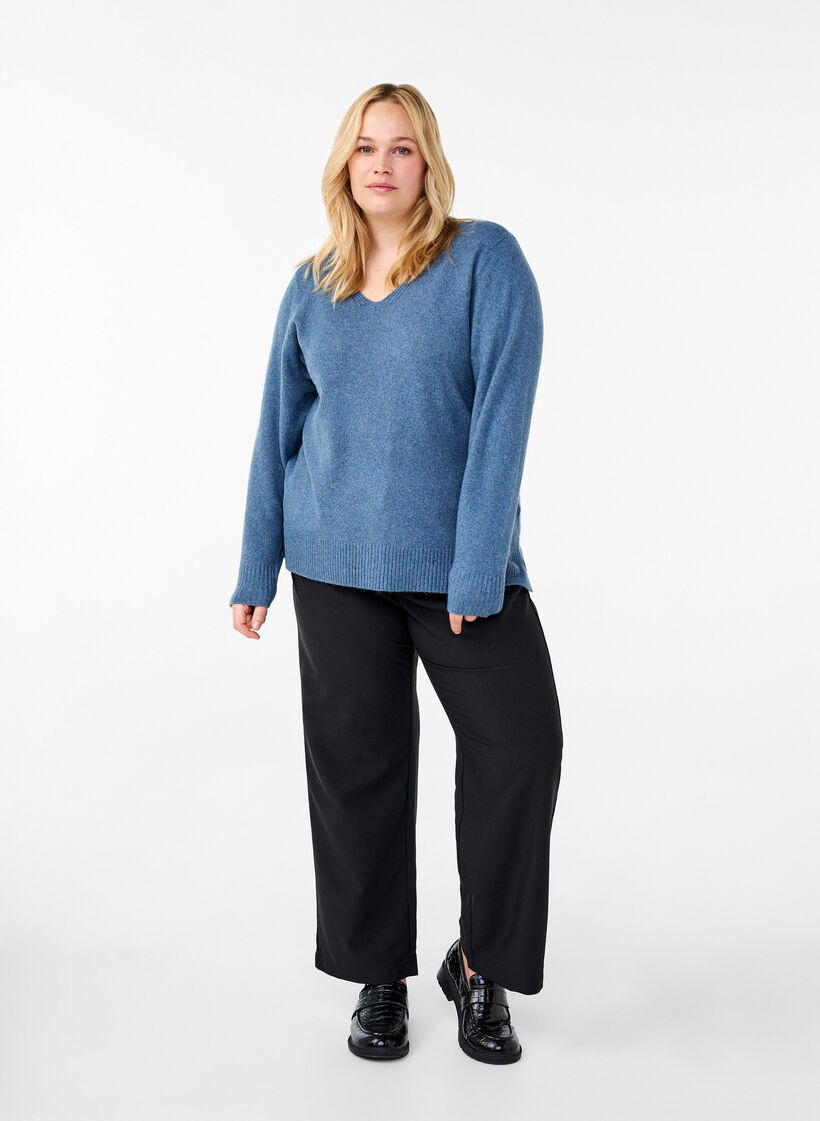 Knitted blouse with V-neck, Bering S. White Mel., Model image number 2