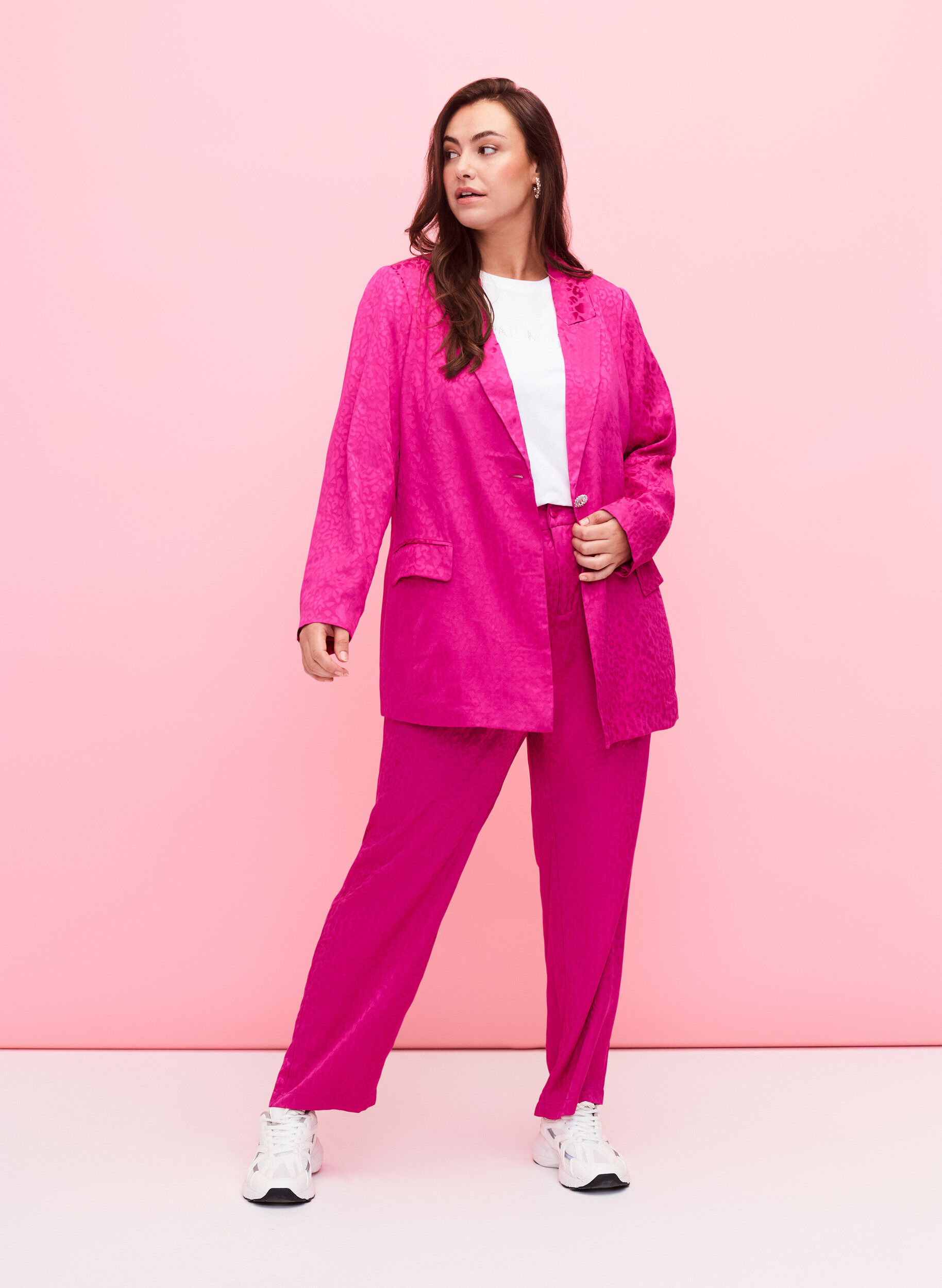 Zizzifashion Tone-on-tone jacquard blazer in viscose, Rose Violet, Model image number 3