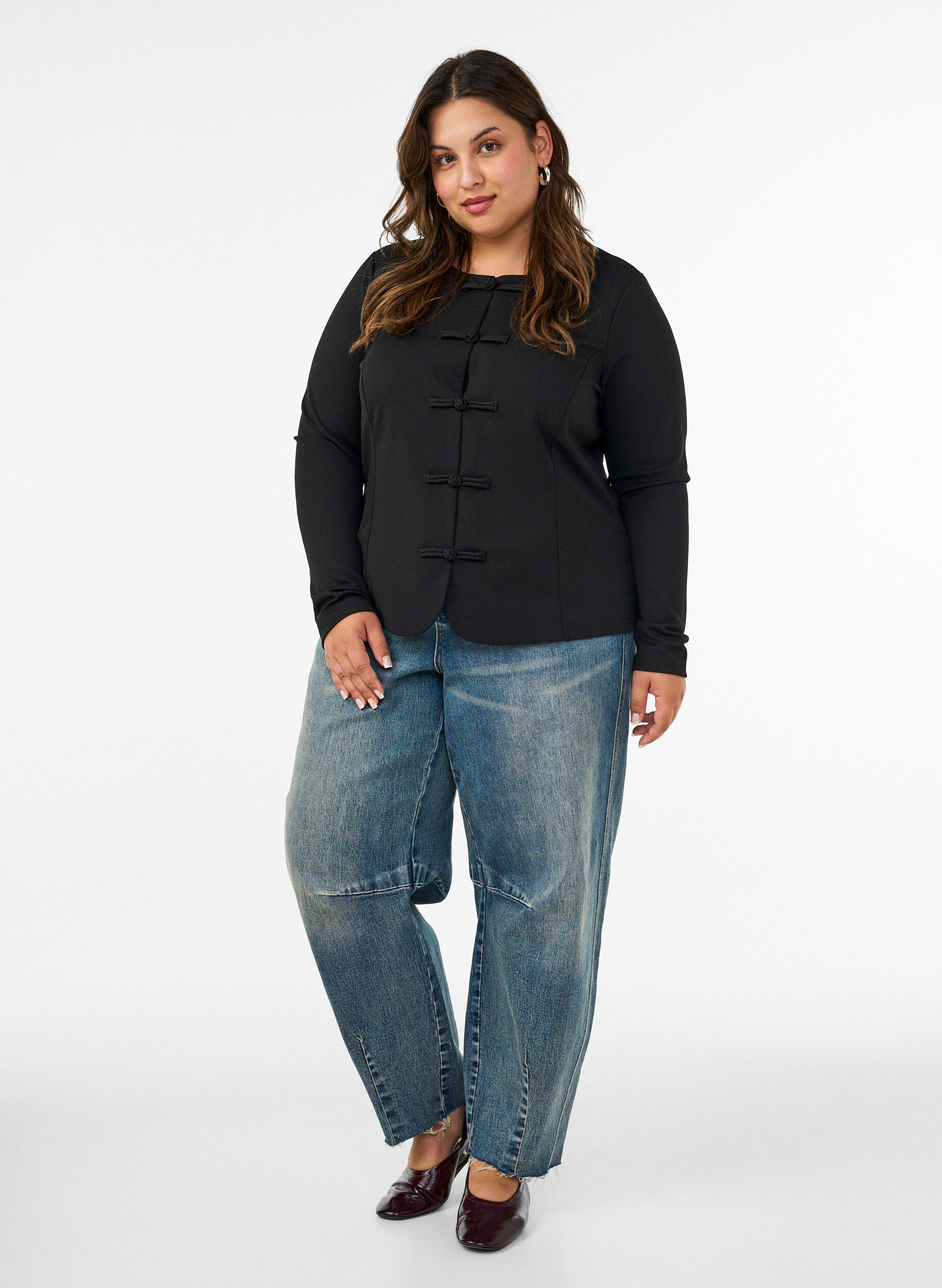 ZizzifashionFitted cardigan with knot fastenings, Black, Model image number 1