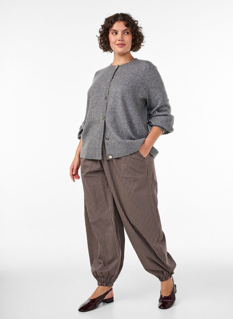 Cardigan in soft knit with gold-coloured buttons, Grey, Model image number 1