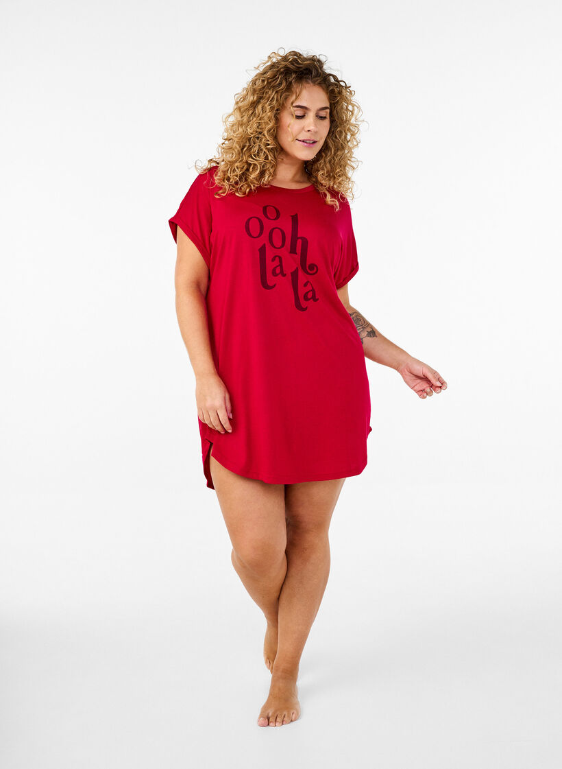Short sleeve nightgown with text print, Red, Model image number 1