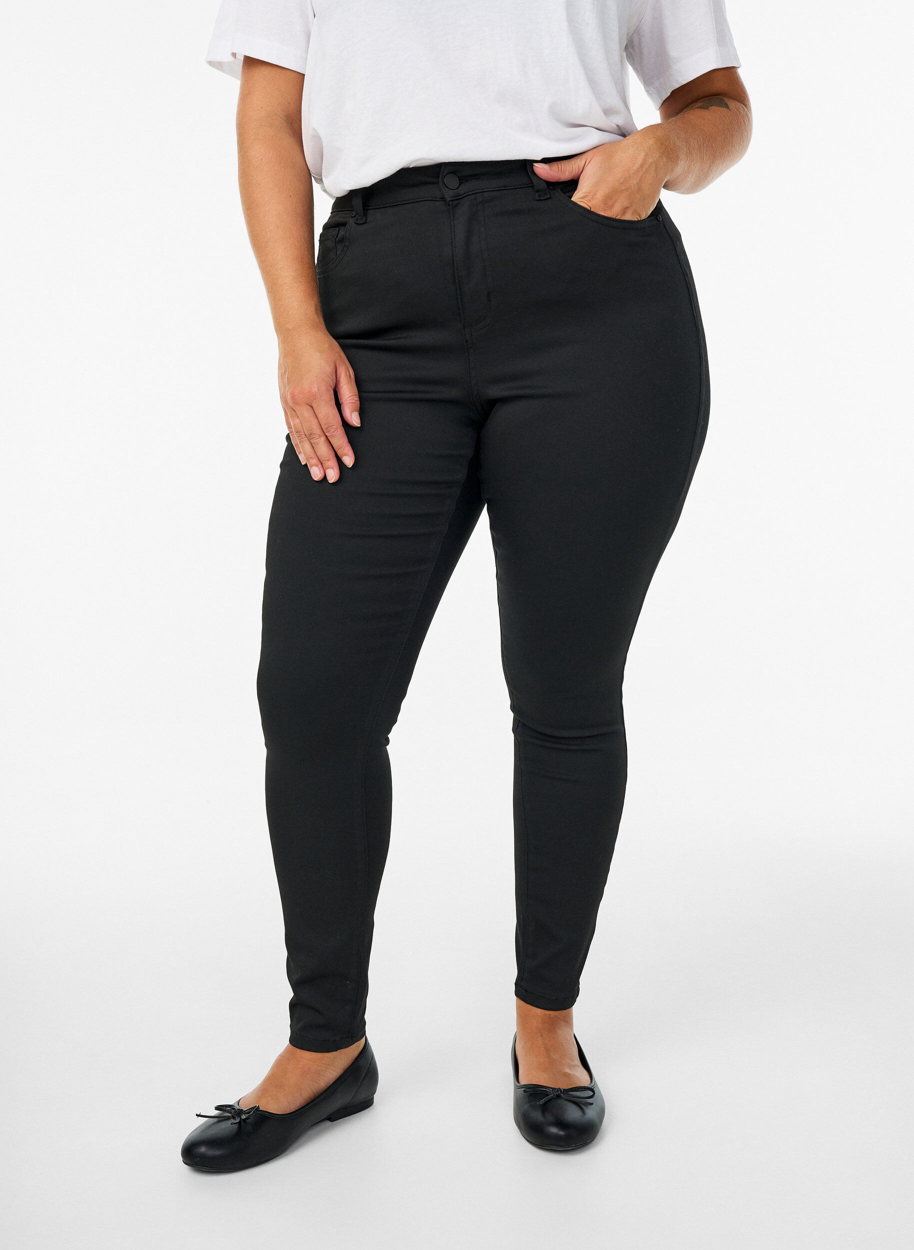 Zizzifashion Stay Black Amy high-waisted jeans, Black, Model image number 2