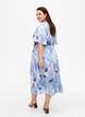 Short sleeve satin dress with print and tie, Gray mist AOP, Model image number 1