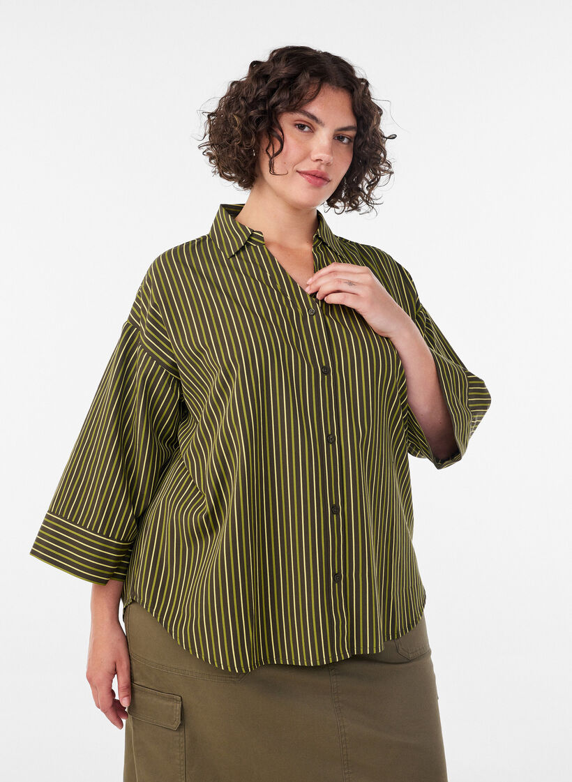 Loose striped shirt with 3/4 sleeves, Green, Model