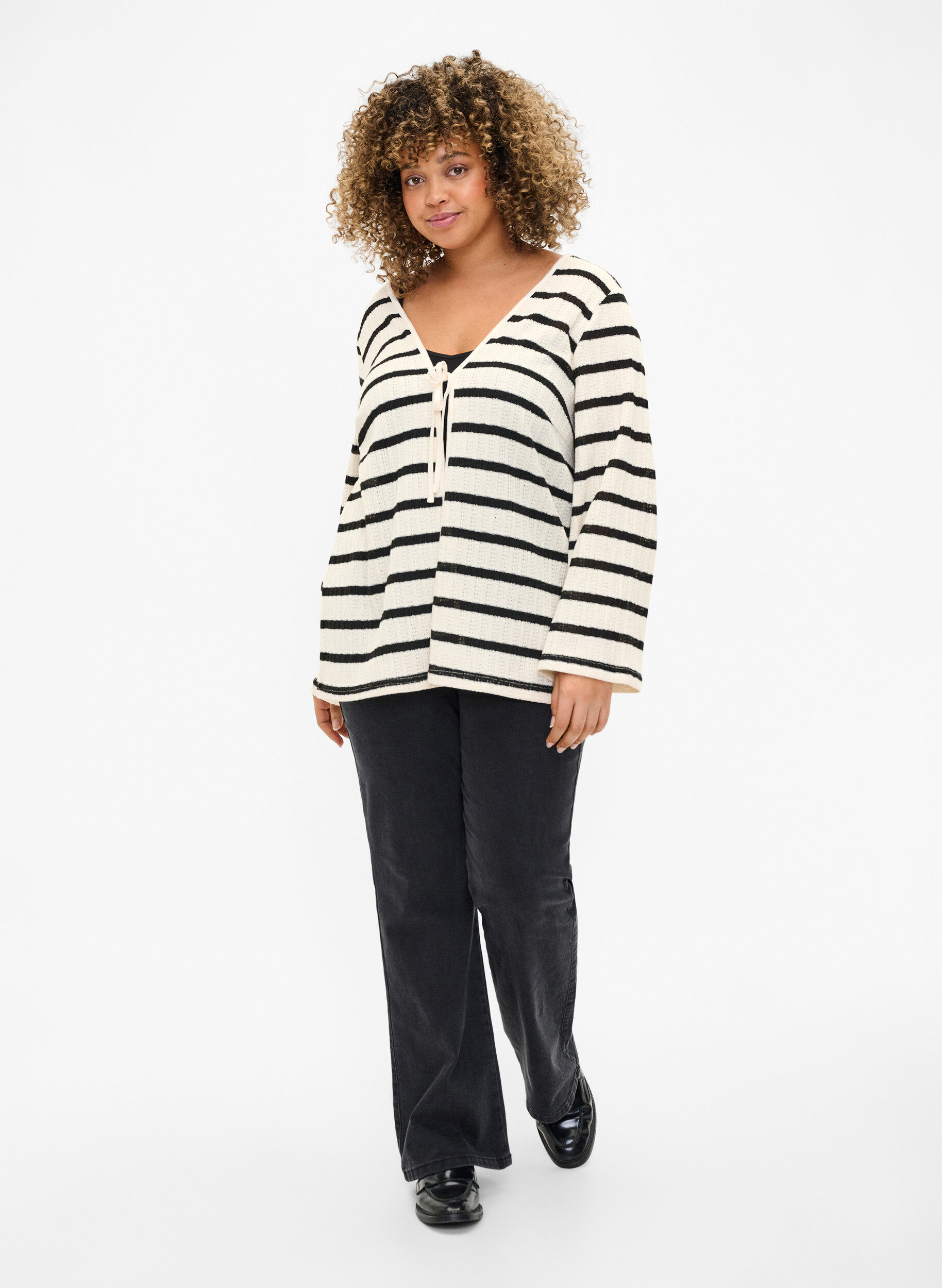Zizzifashion Striped cardigan with tie-string, Sand Black Stripe, Model image number 2