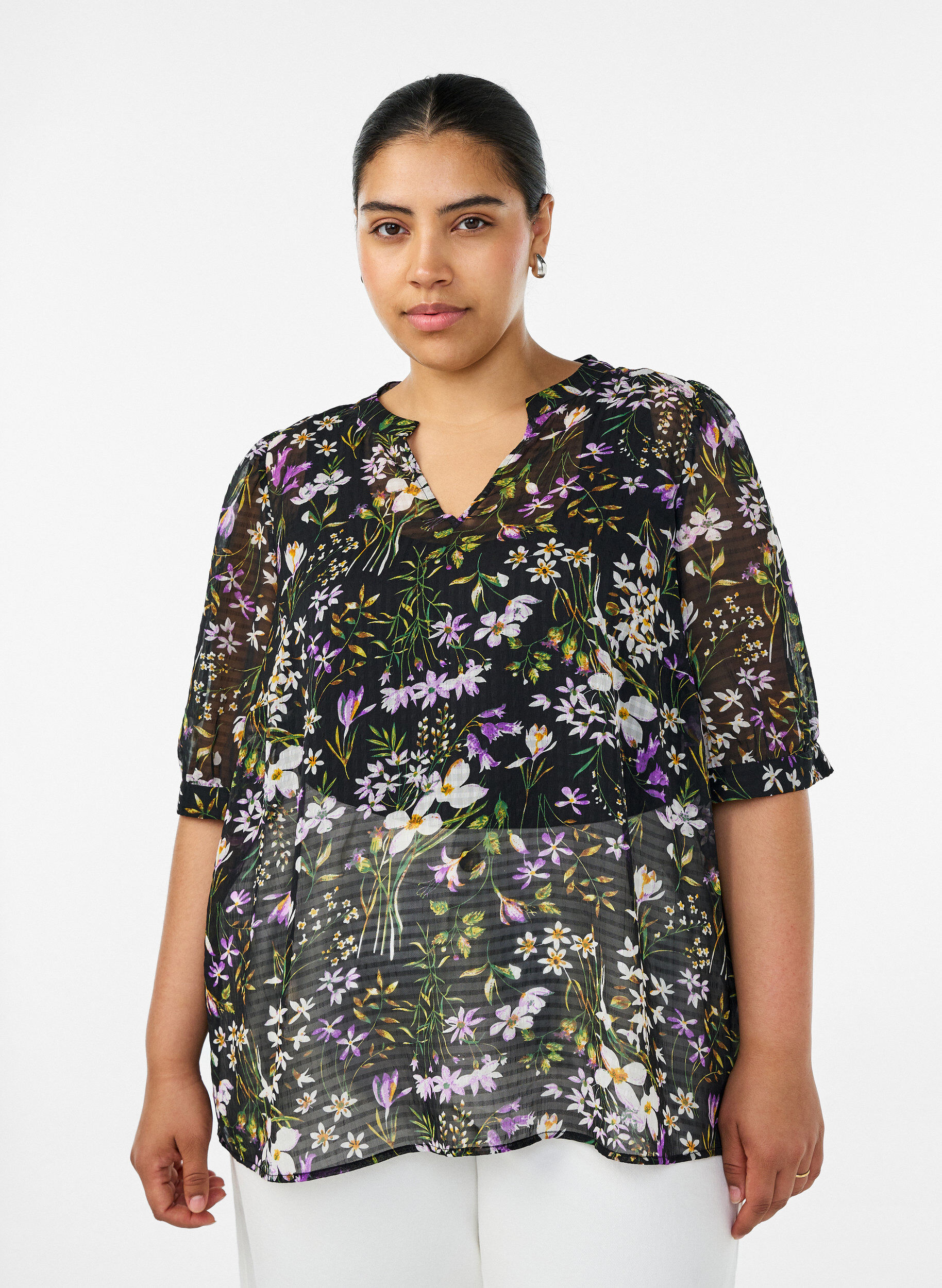 Zizzifashion Blouse with floral print and V-neck, Black, Model image number 0