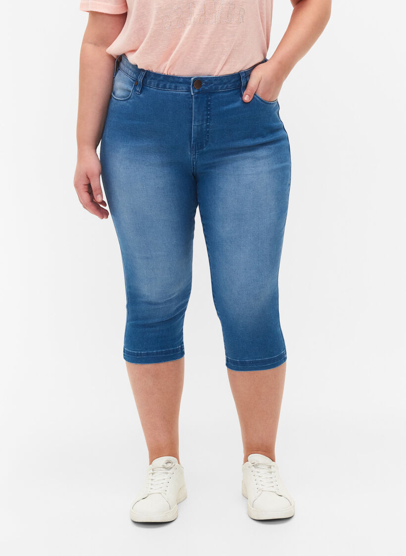 High-waisted Amy capri jeans with super slim fit, Light Blue, Model image number 3