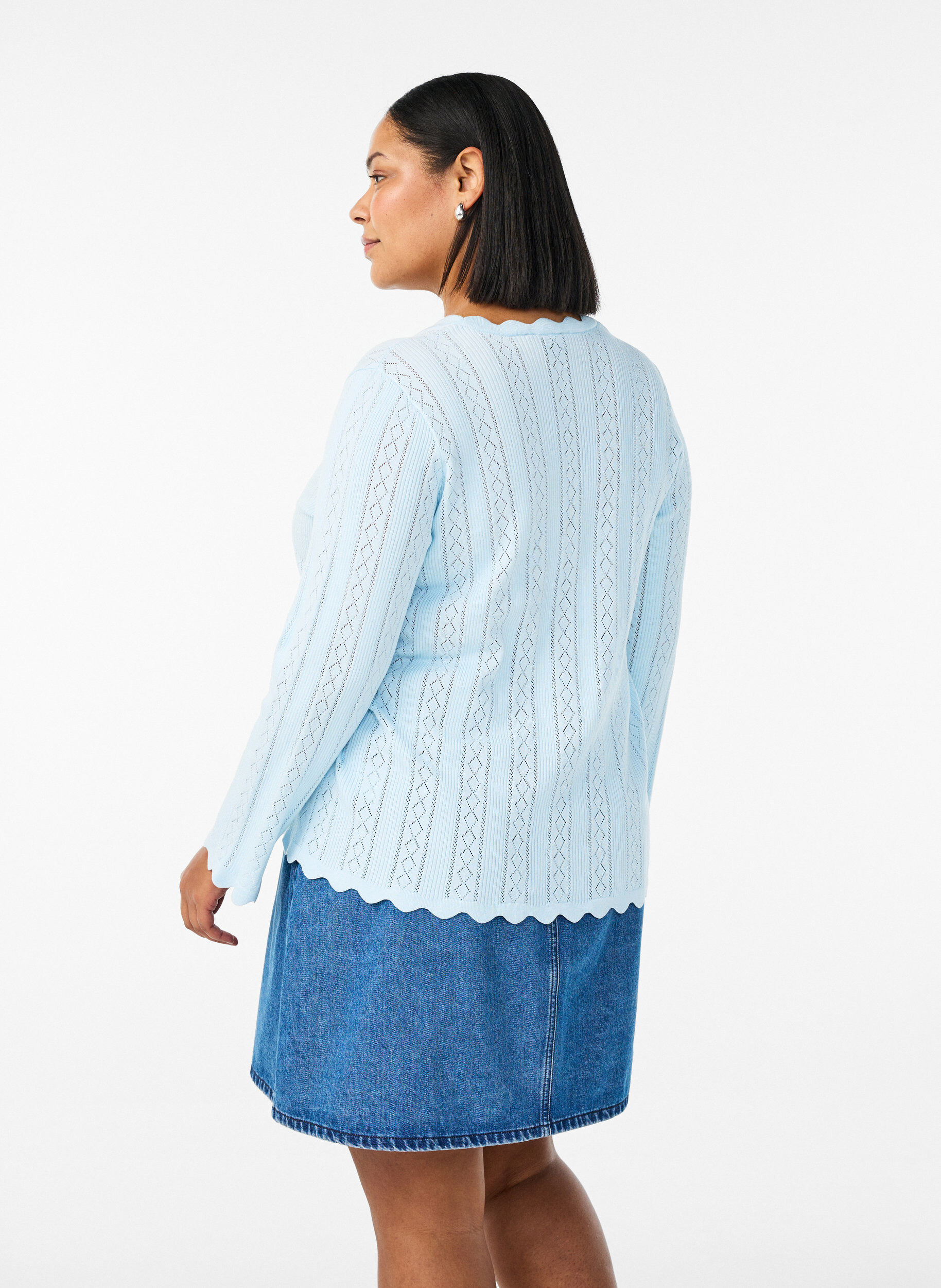 Zizzifashion Cardigan with eyelet embroidery and wavy edges, Light Blue, Model image number 2