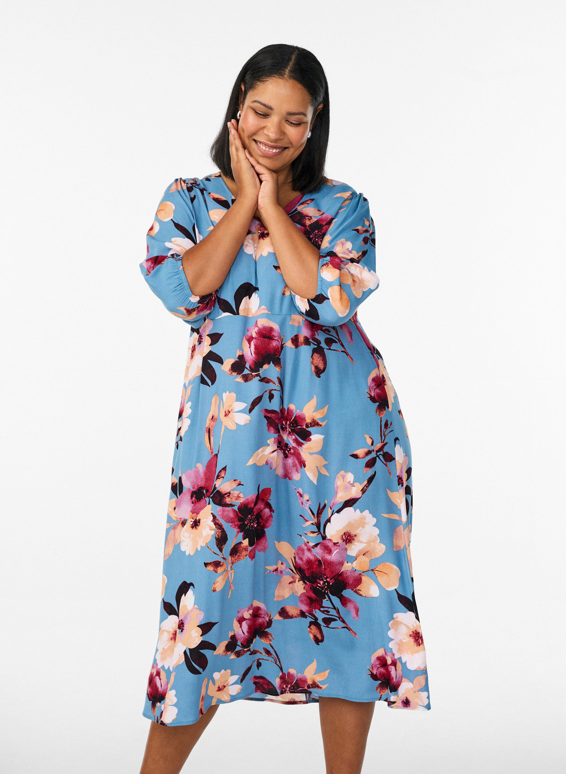 Midi dress with floral print and 3/4 sleeves, Blue, Model