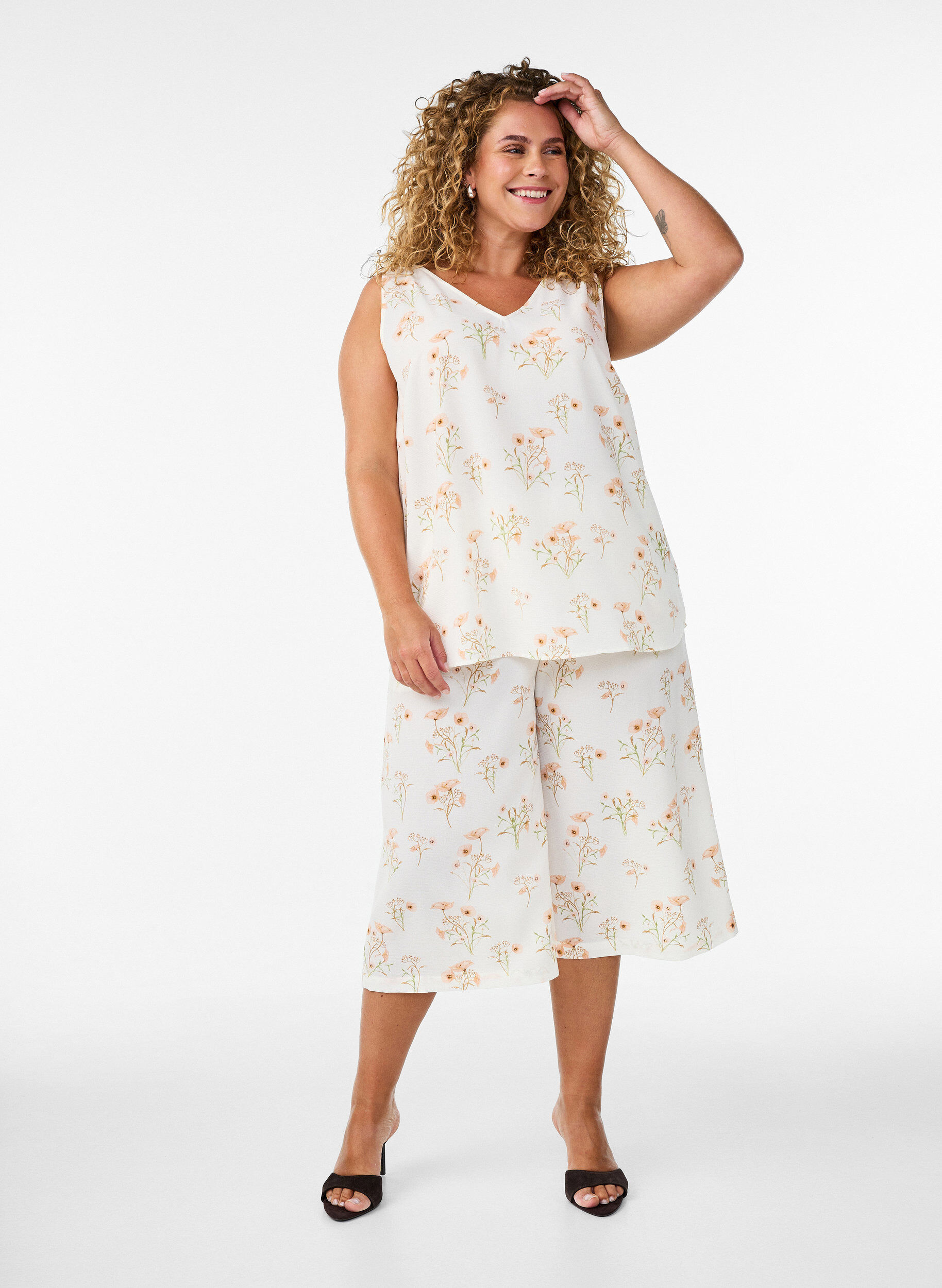Zizzifashion Printed top with v-neck, White, Model image number 1