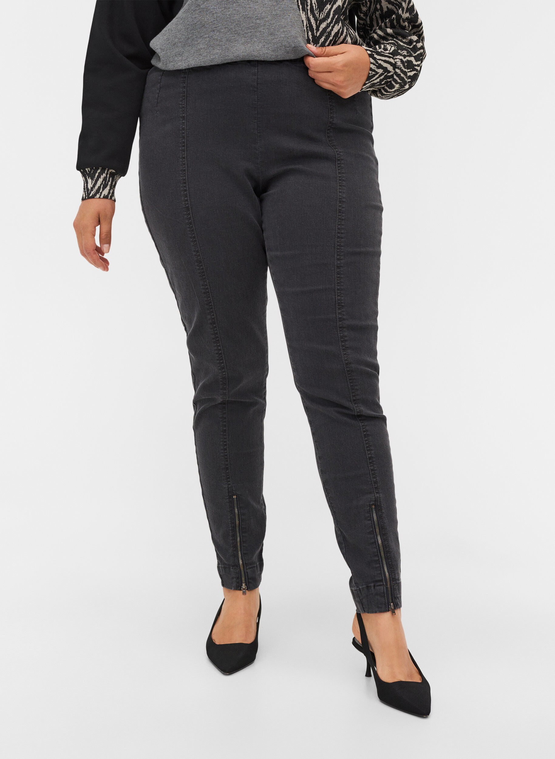 Zizzifashion Jeggings with zip detail, Grey Wash, Model image number 2