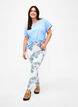 Super slim Amy jeans with a floral print, White, Model image number 0