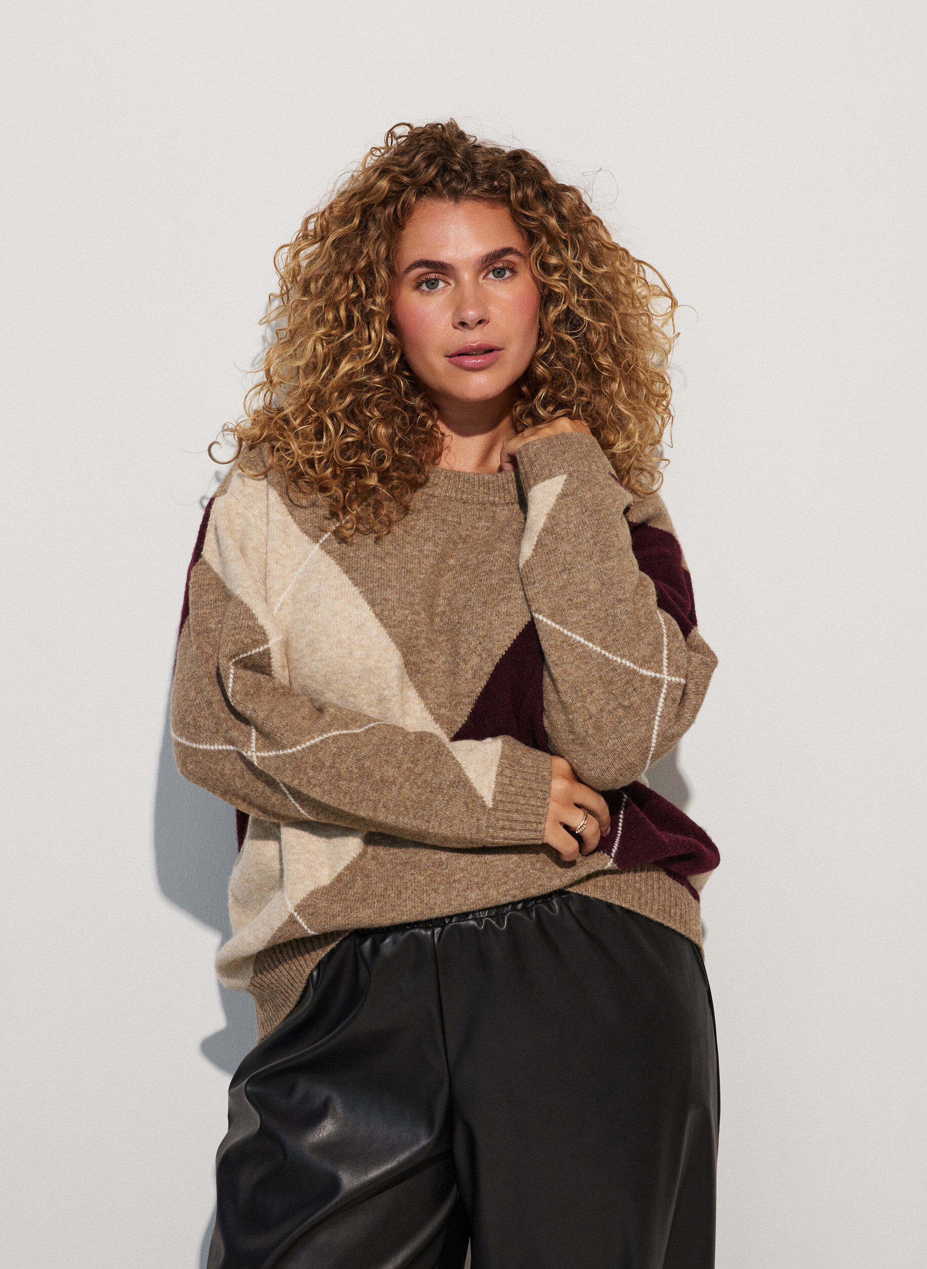 ZizzifashionKnit with harlequin pattern, Brown, Model image number 0