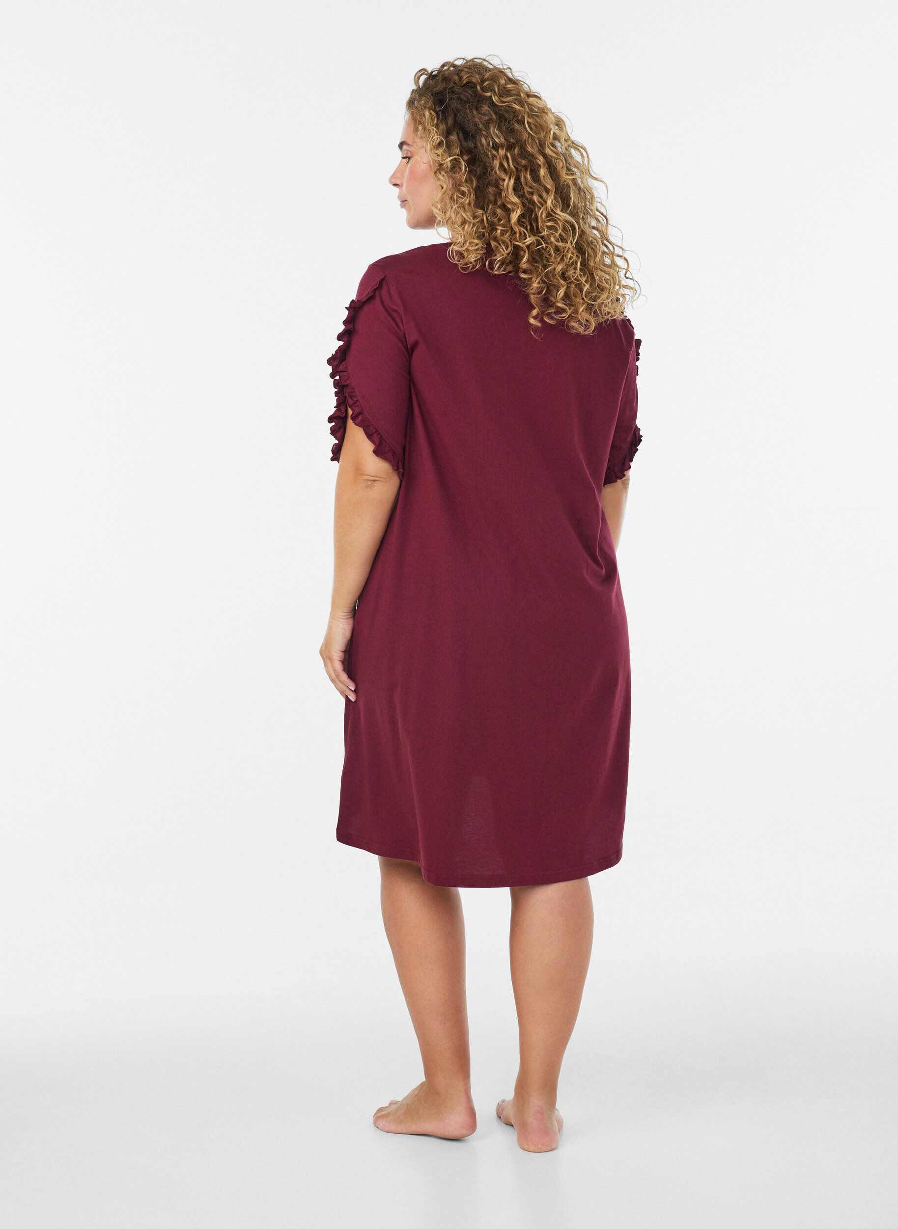 ZizzifashionNightgown in organic cotton with ruffle sleeves, Red, Model image number 2