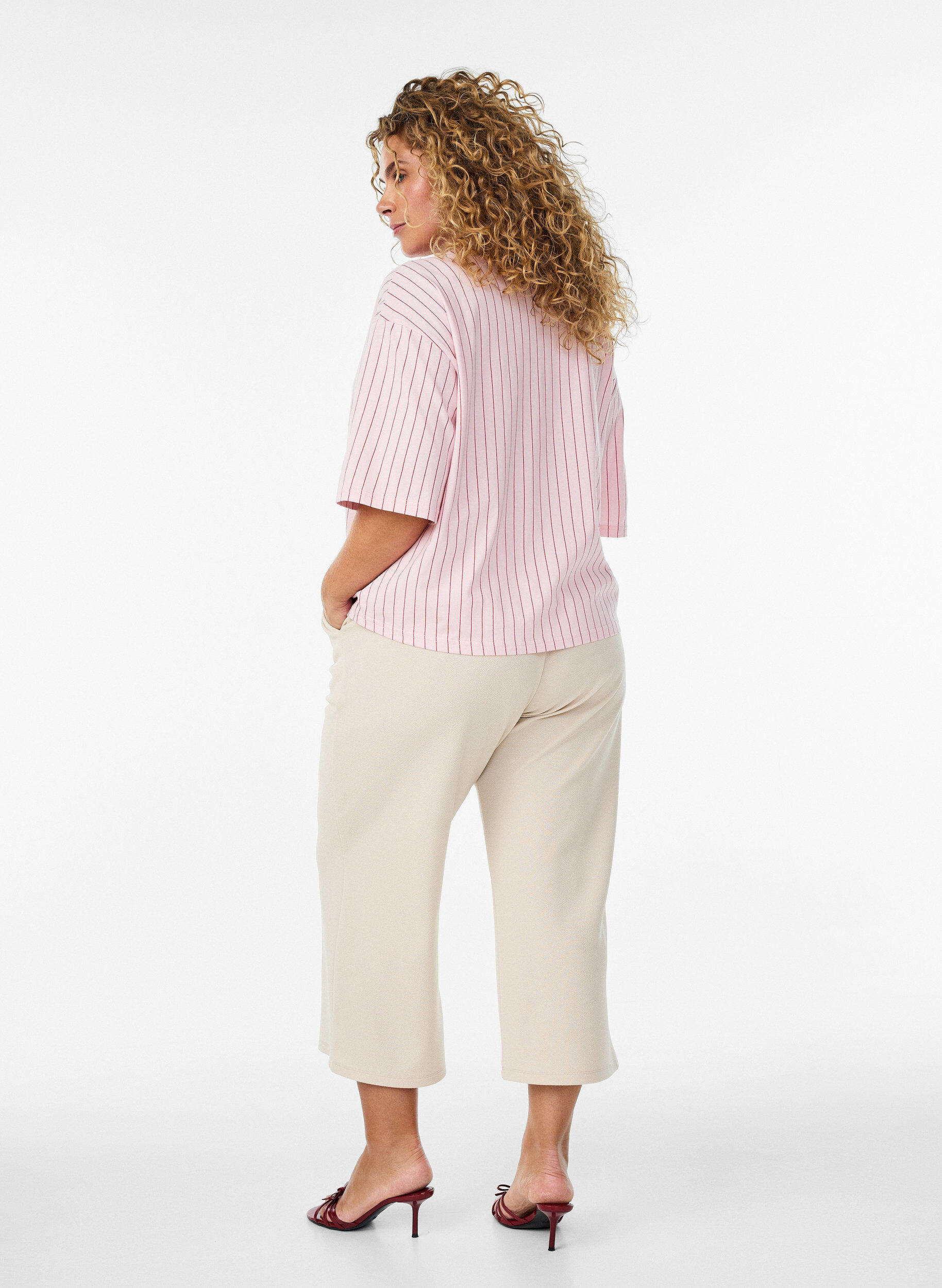 Zizzifashion Loose trousers with 7/8 length, Beige, Model image number 1