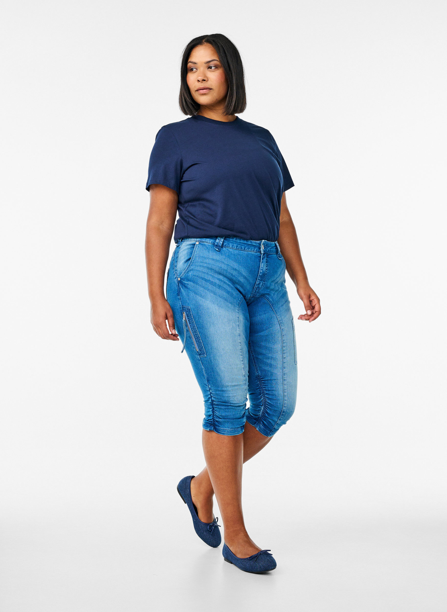 Slim fit capri jeans with pockets, Light Blue, Model