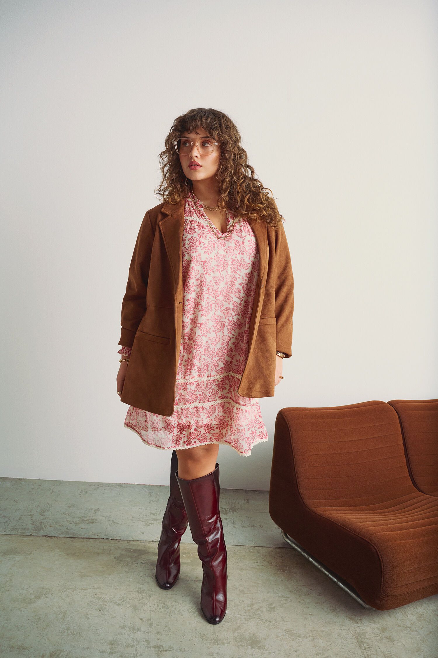 Feminine meets raw &ndash; perfect for the season, , Model