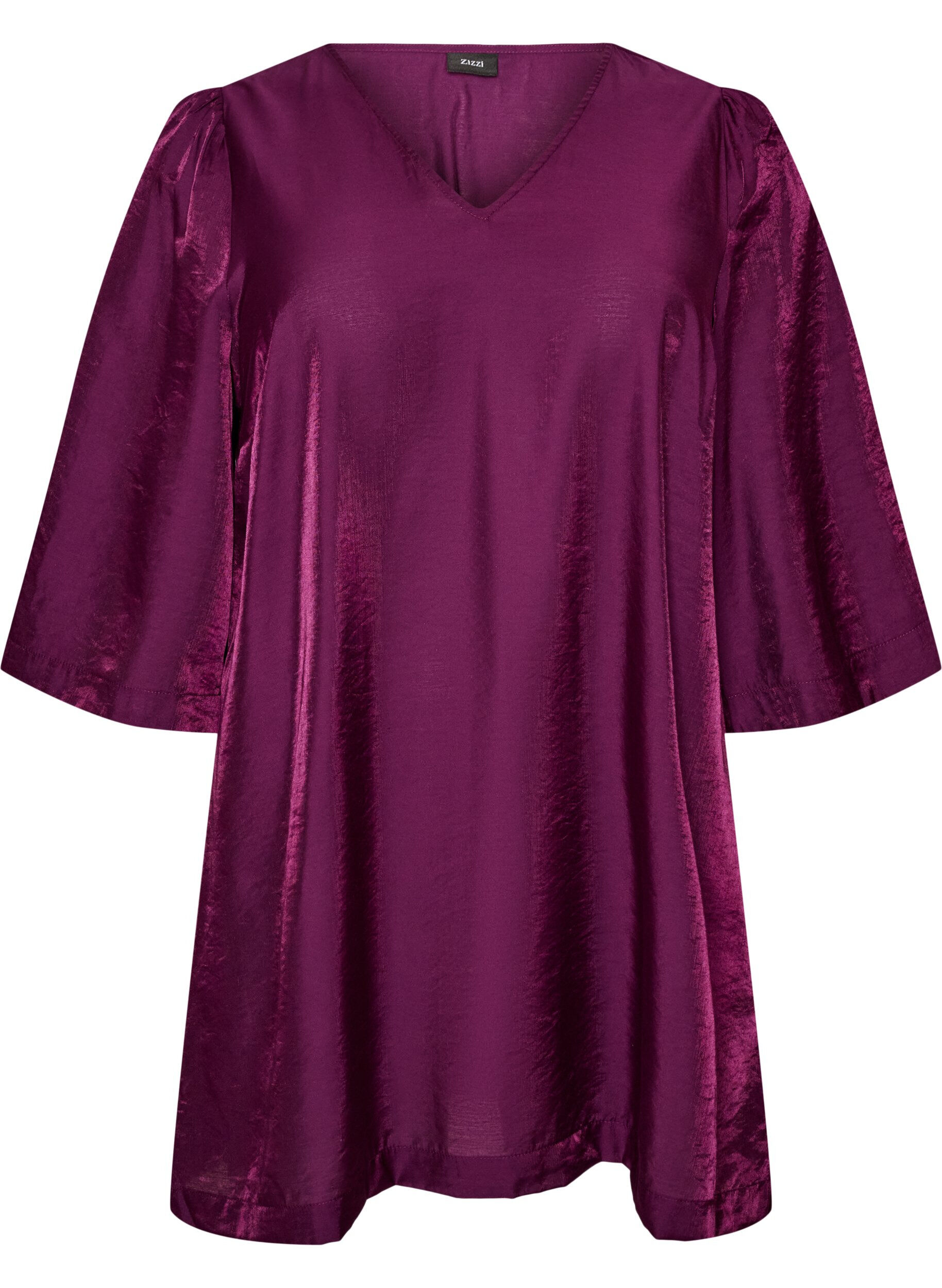 Shiny tunic with a V-neck and 3/4 sleeves