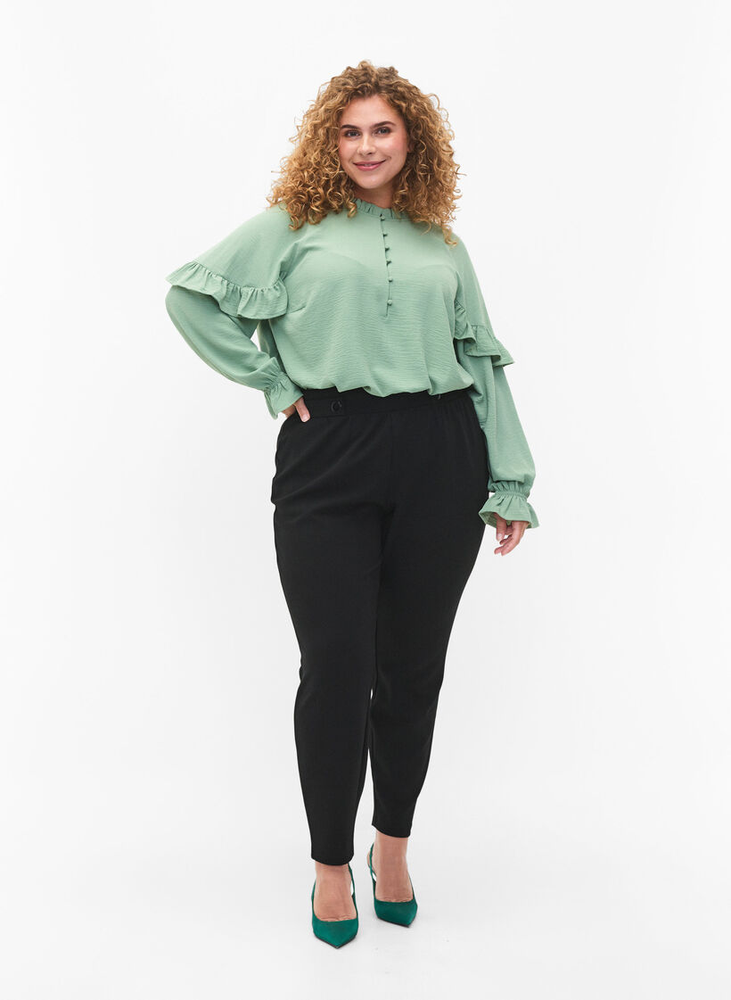 Blouse with ruffles and buttons, Green Bay, Model image number 2