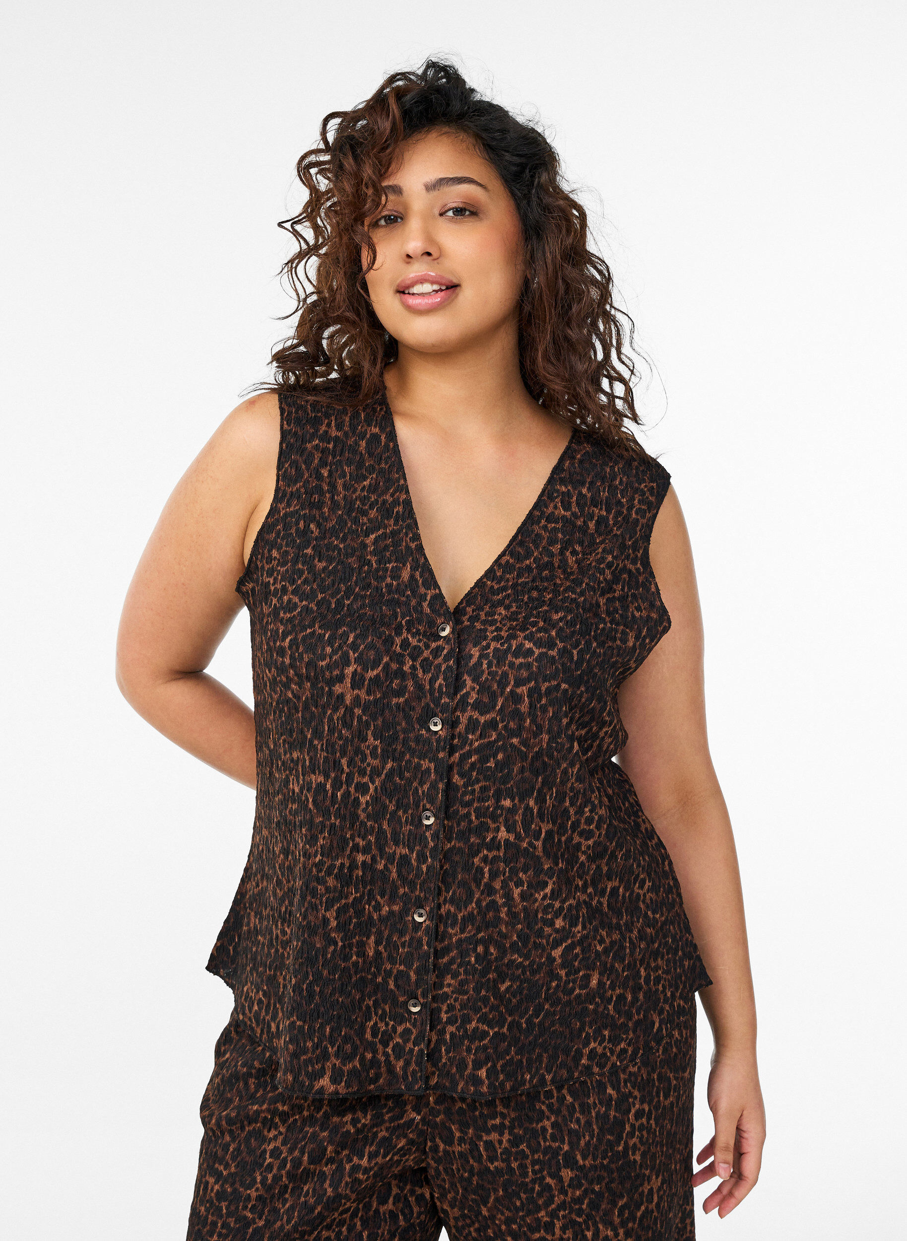 Zizzifashion Sleeveless top with a wavy texture and button fastening, Brown, Model image number 0