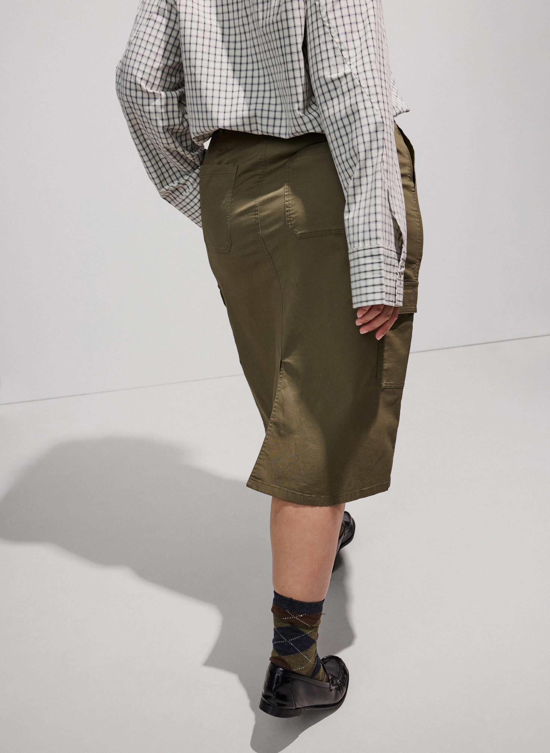 ZizzifashionCotton cargo skirt with a back slit, Green, Model image number 2