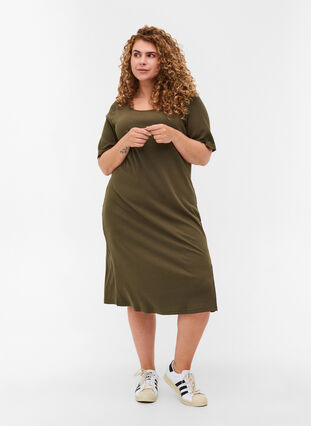 Short-sleeved dress in a ribbed fabric, Ivy Green, Model image number 2